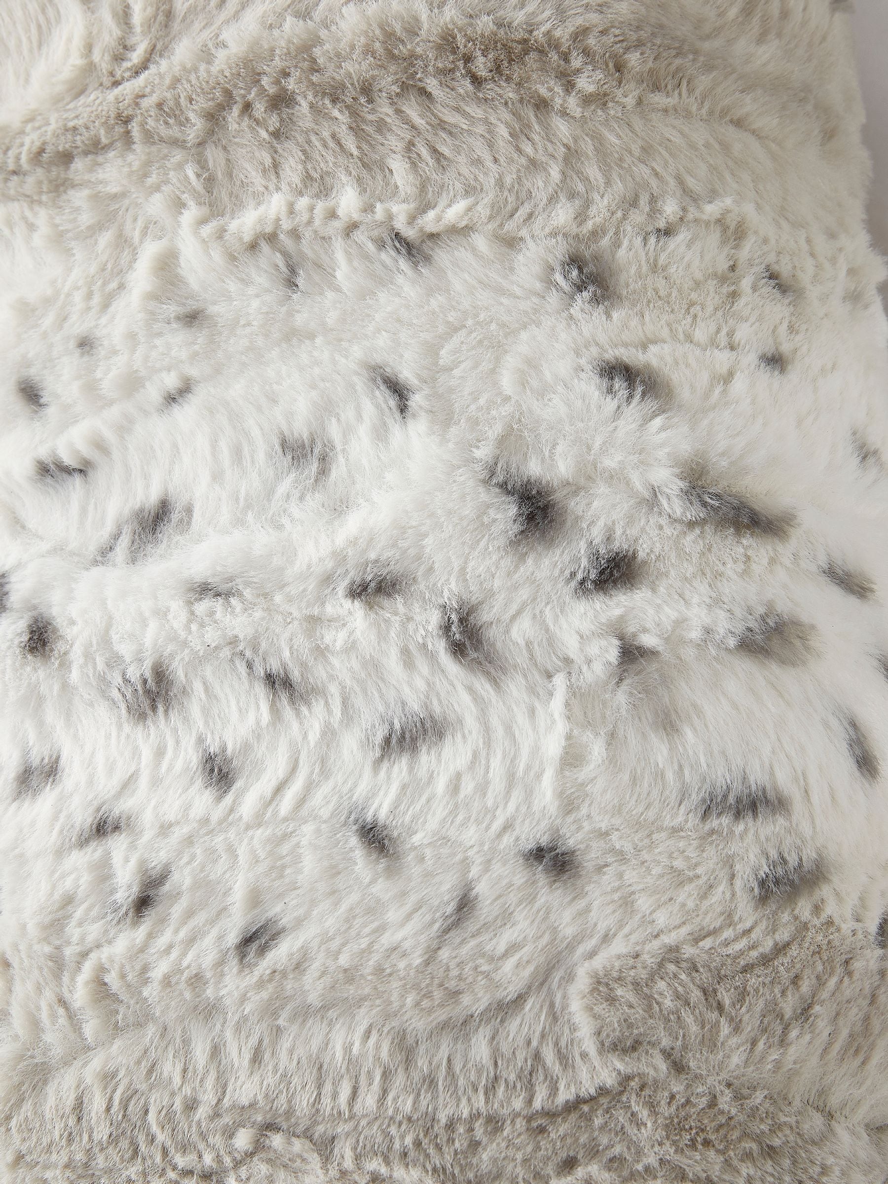Downland V-shape snow leopard support pillow - British product