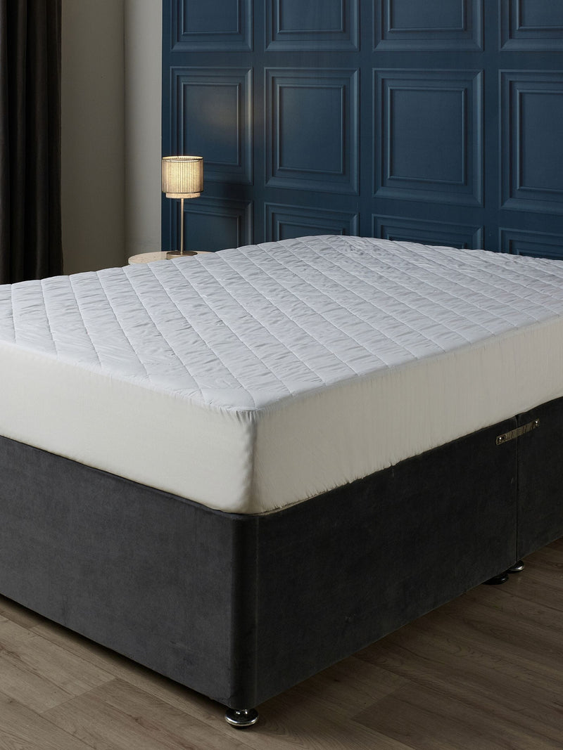 Downland Soft Touch quilted mattress protector - British product