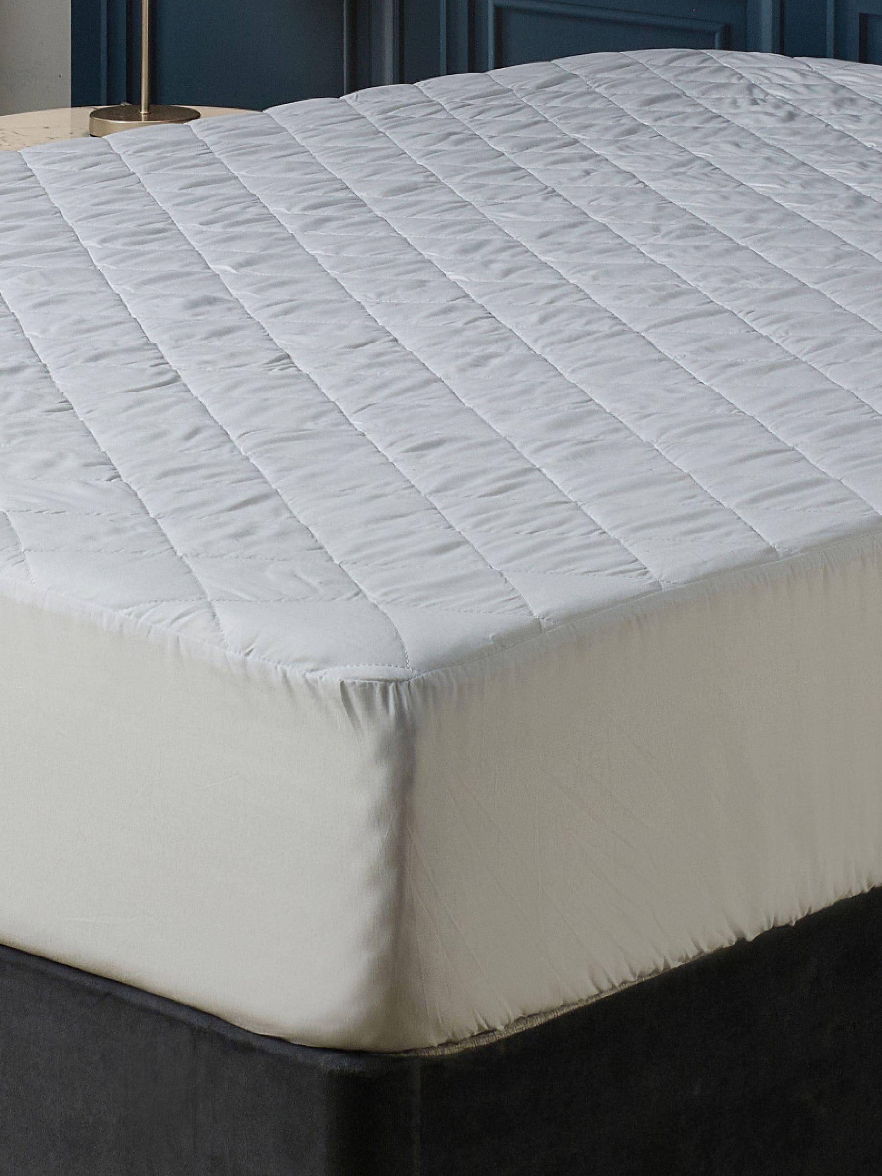 Downland Soft Touch quilted mattress protector - British product
