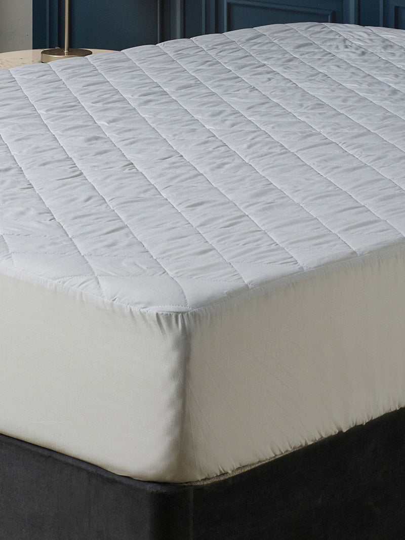 Downland Soft Touch quilted mattress protector - British product