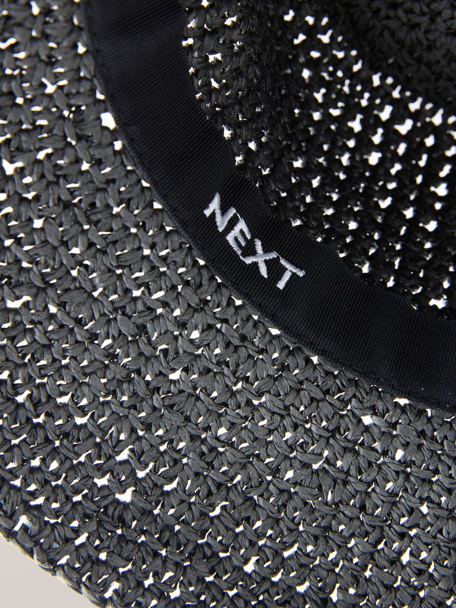 Black woven bucket hat, UK version