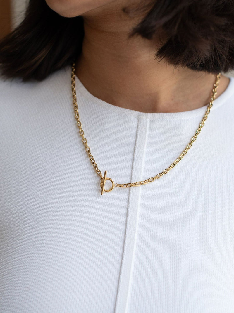 D.Louise gold tone Cuban T Bar necklace, imported from the UK