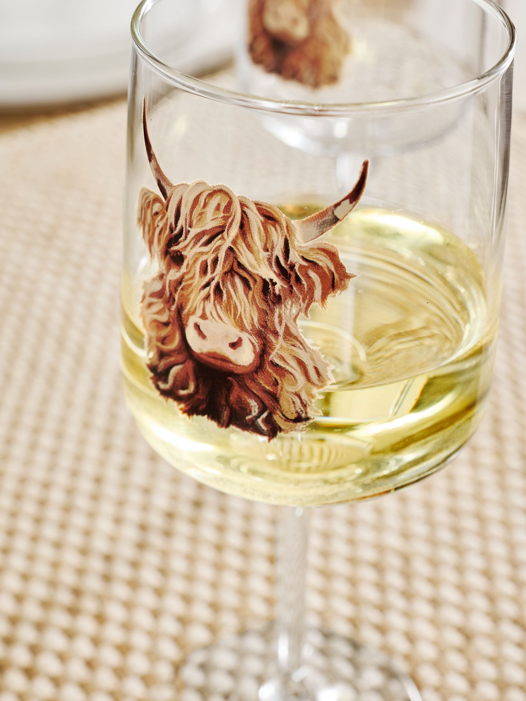 Set of 4 Hamish wine glasses with Highland cow print - British product