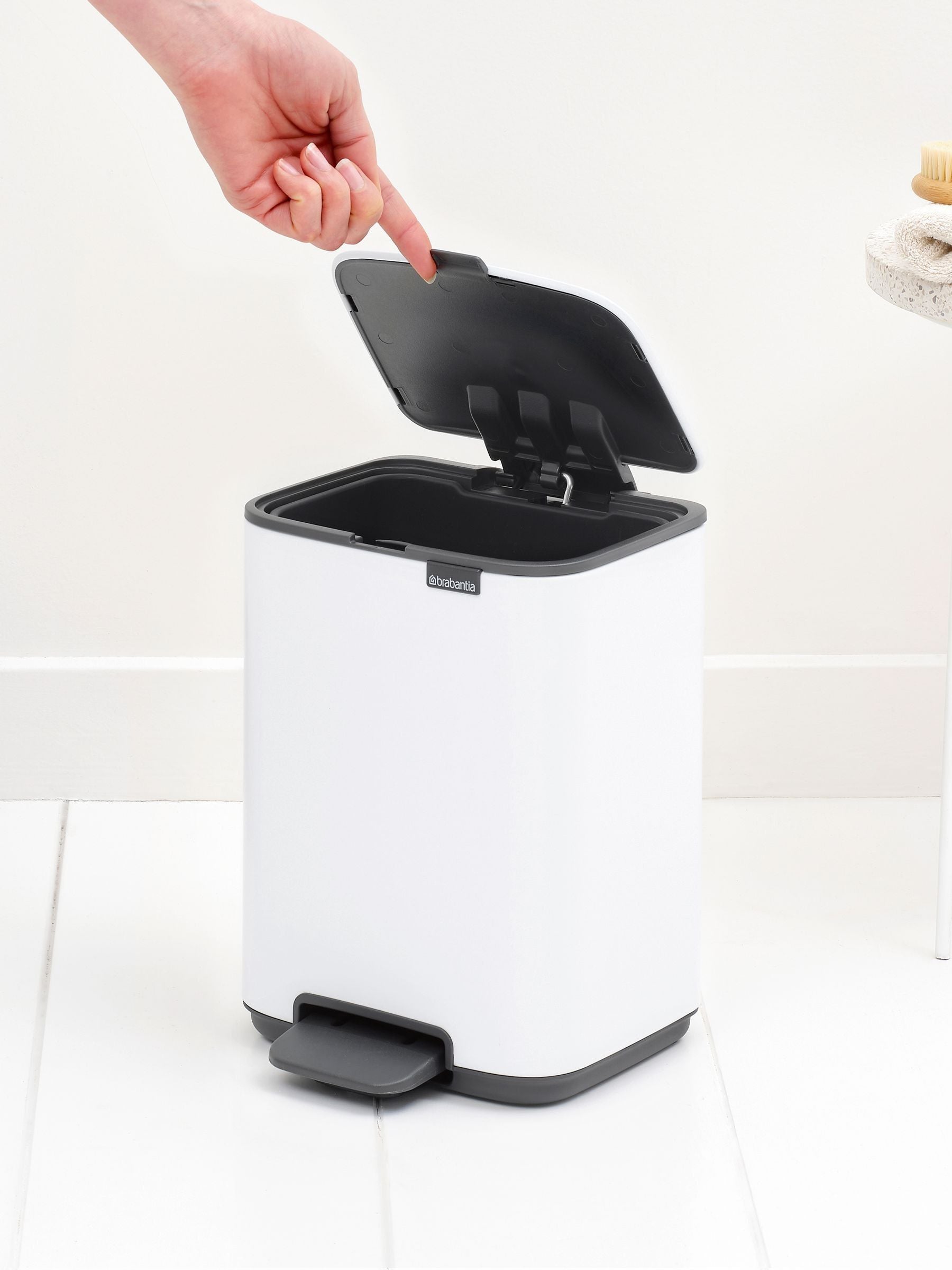 Brabantia White Bo Pedal Bin 4L