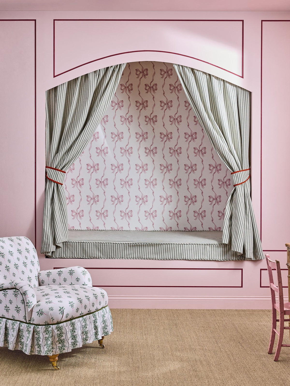 Cath Kidston Pink and Red Ribbon Bow wallpaper 10M, UK version