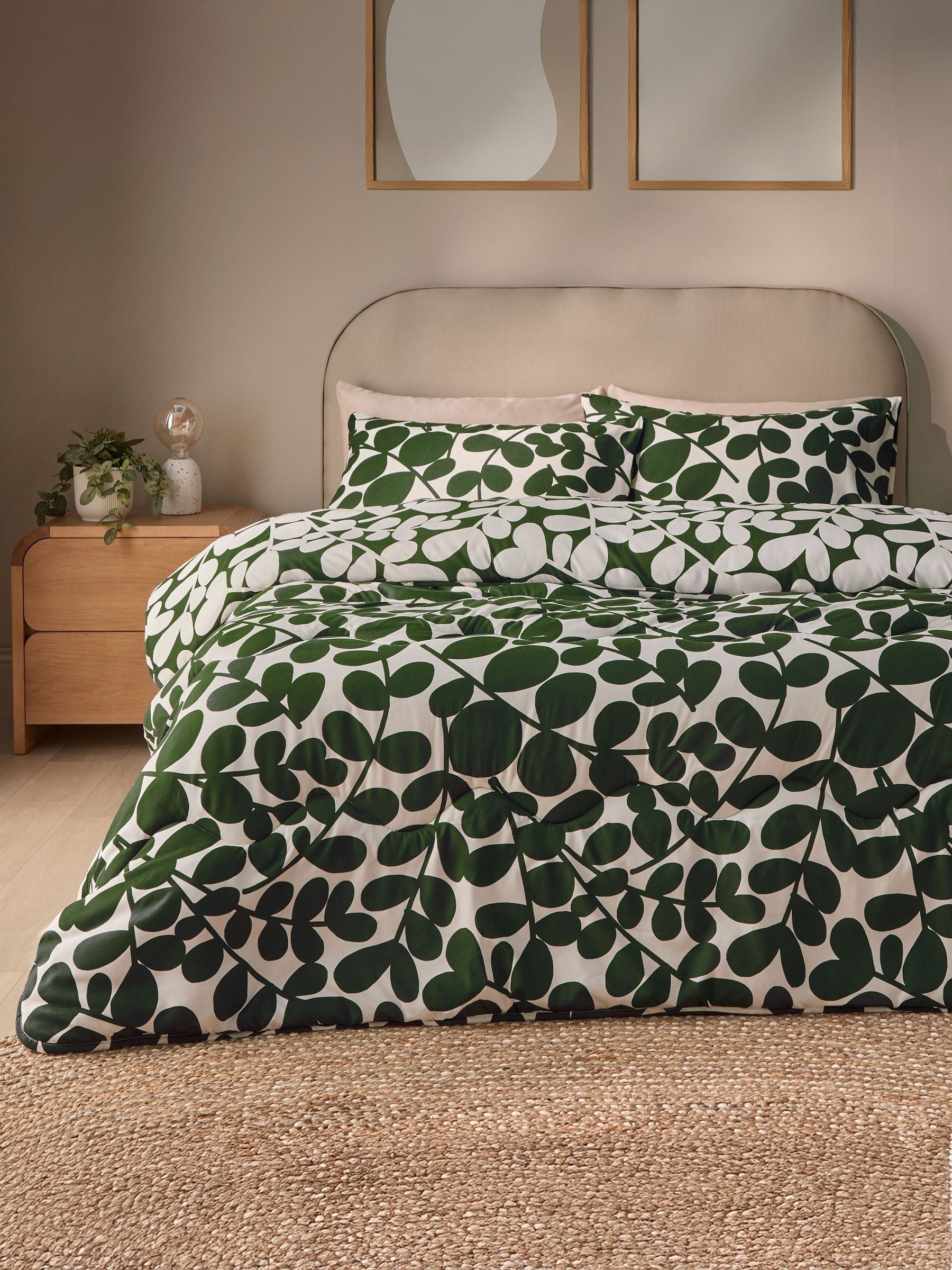 Silentnight 10.5 Tog Leaf Print Coverless Duvet And Pillowcase Set