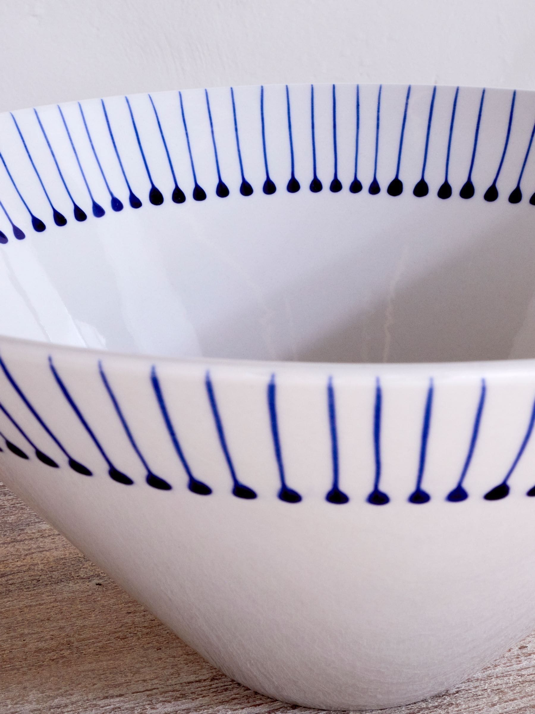 Nkuku Iba serving bowl hand-painted ceramic (British brand)