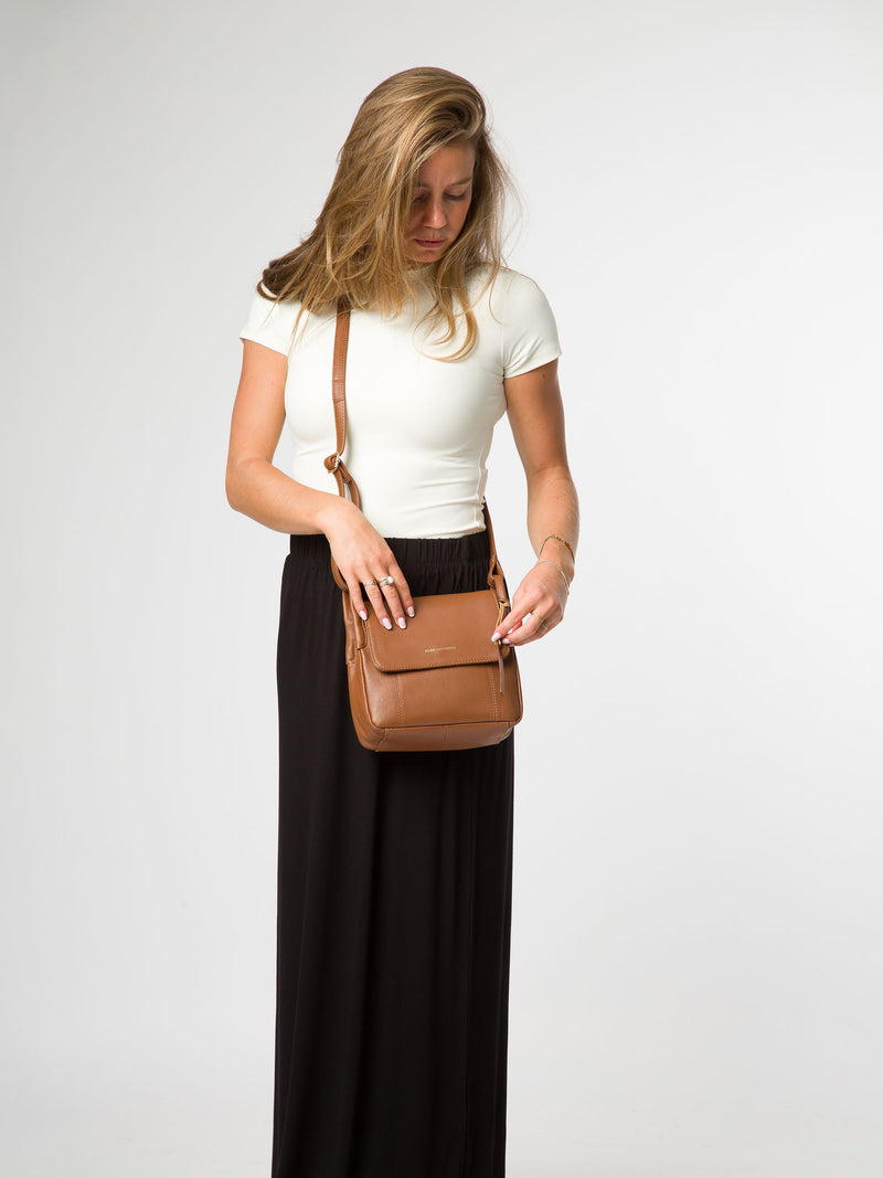 Pure Luxuries London Brown Elston Leather Cross-Body Bag