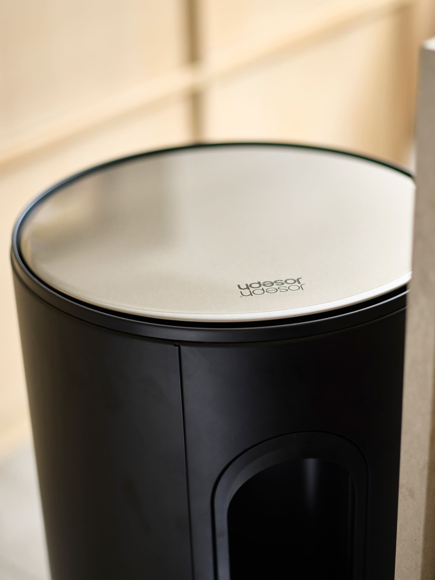 Joseph Joseph Arc slimline pedal bin 30-litre (British brand)