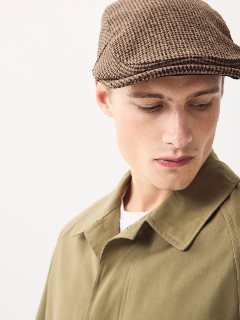 Brown dogtooth flat cap, UK version