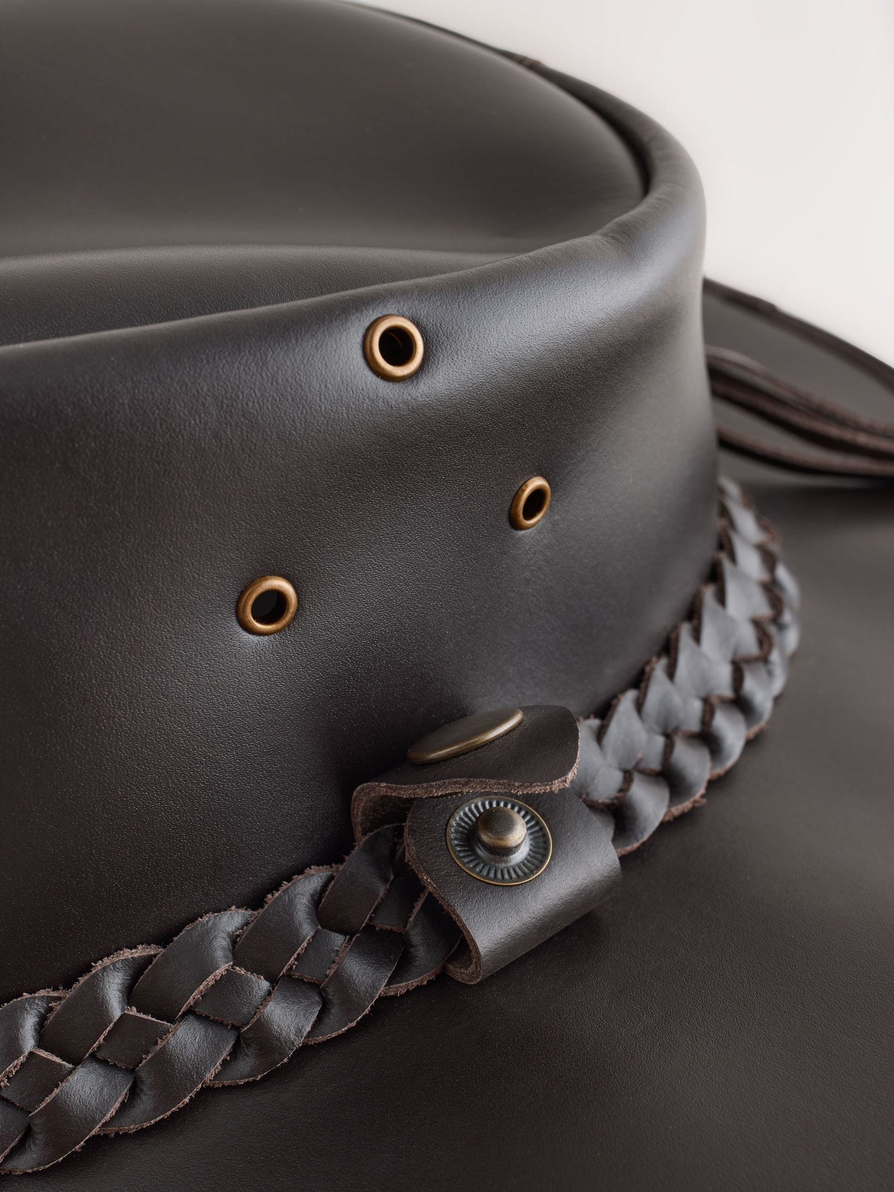 Brown leather cowboy hat with wide brim (British brand)