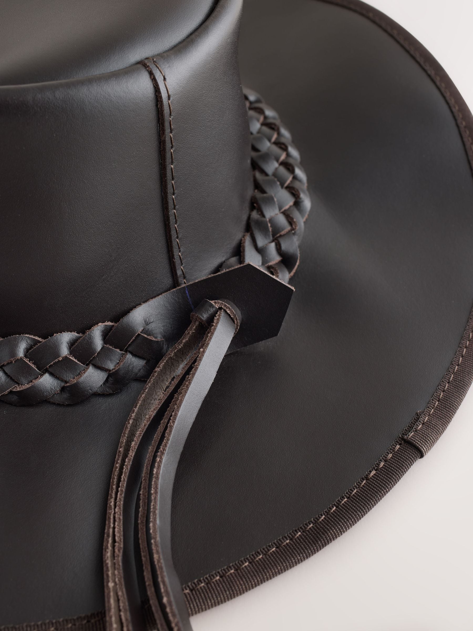 Brown leather cowboy hat with wide brim (British brand)