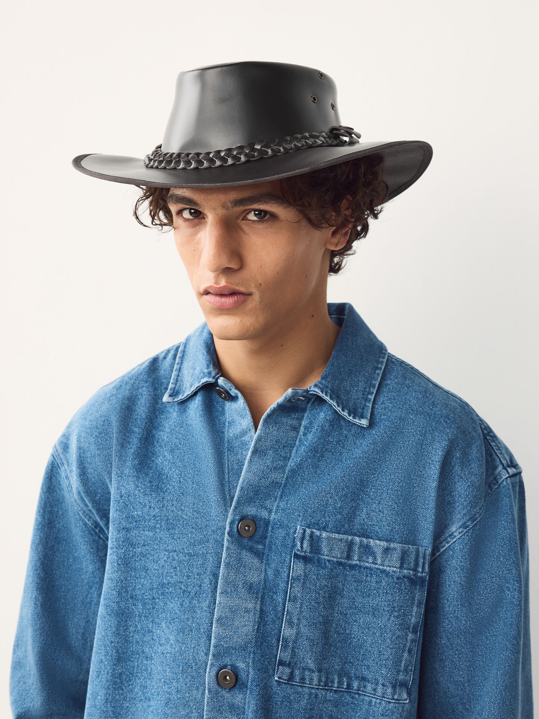 Brown leather cowboy hat with wide brim (British brand)