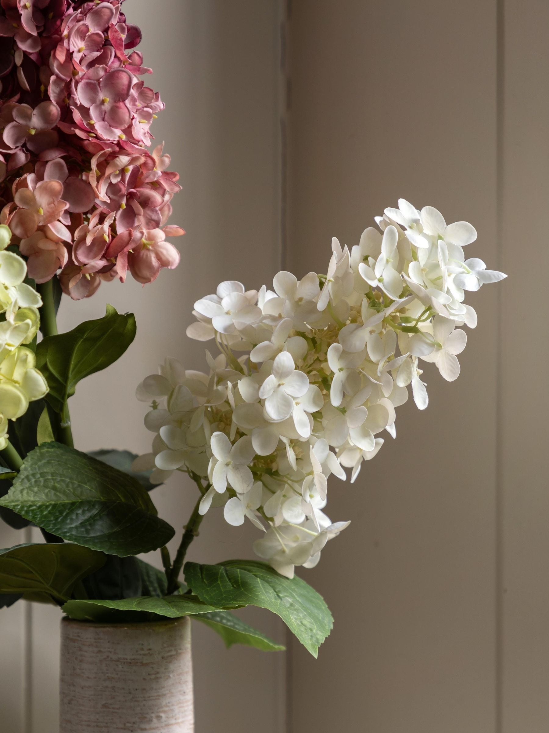 Gallery Home white vintage cone hydrangea artificial flower 12 stems, UK version