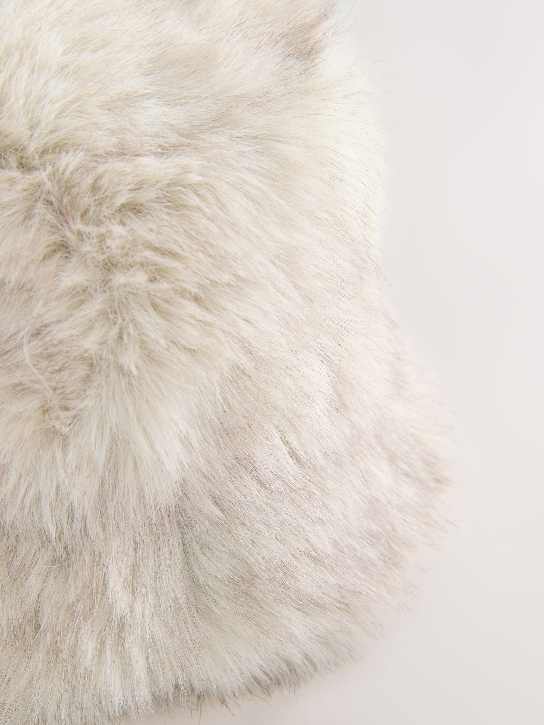Neutral faux fur bucket hat 100% recycled polyester, UK version