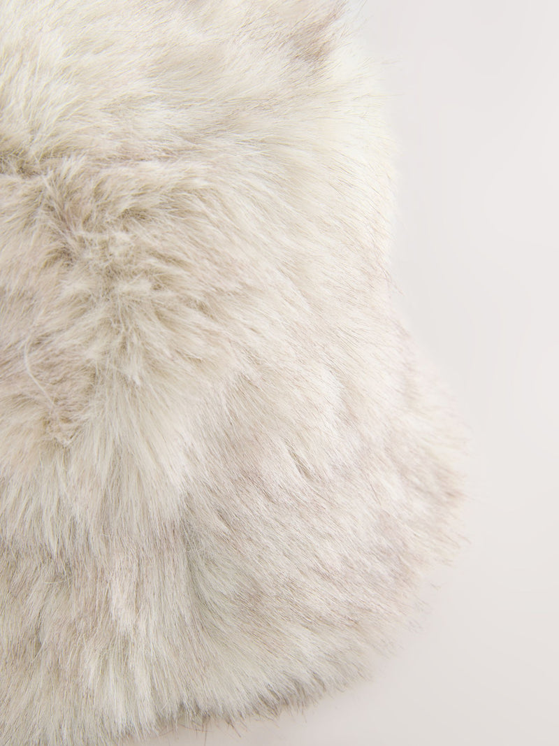 Neutral faux fur bucket hat 100% recycled polyester, UK version