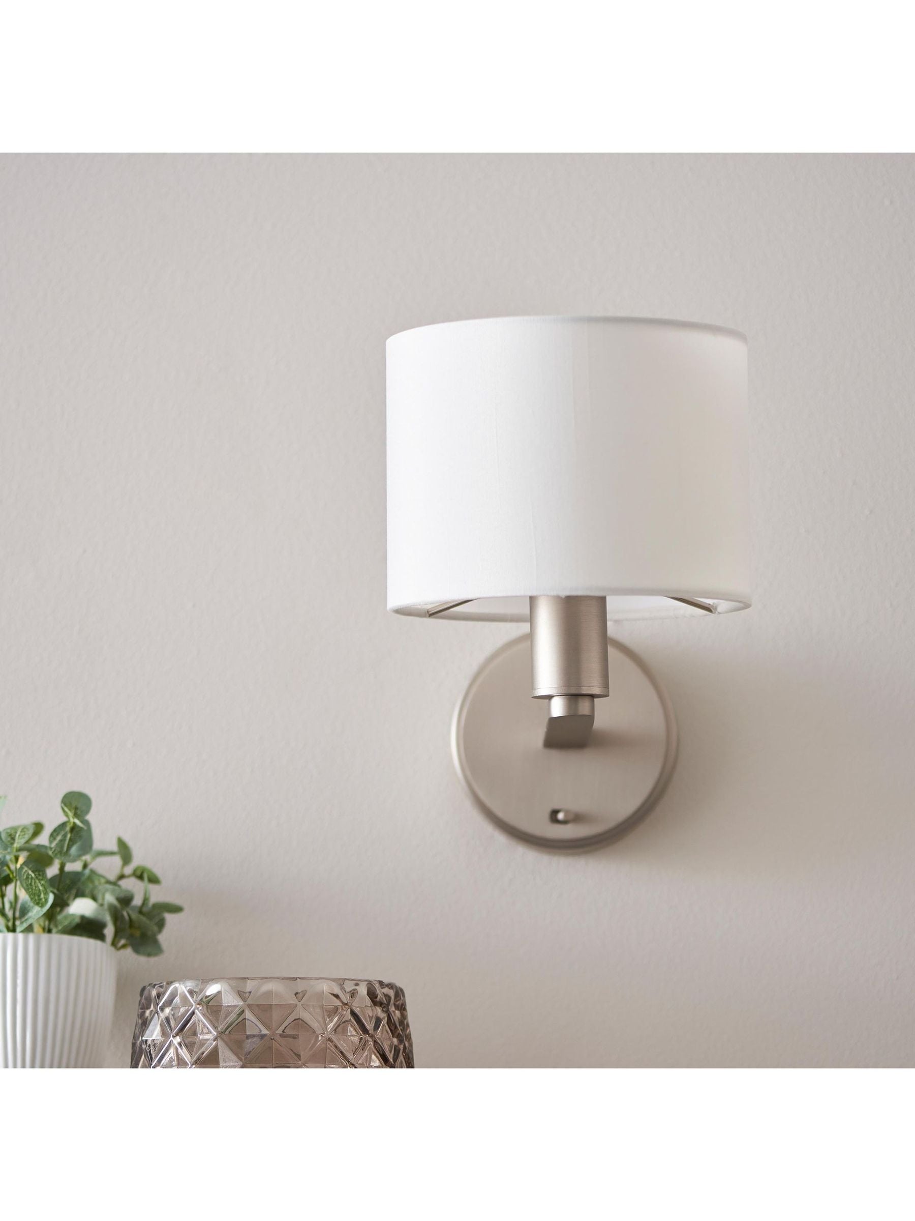 Gallery Home Silver Dalvin wall light, UK version