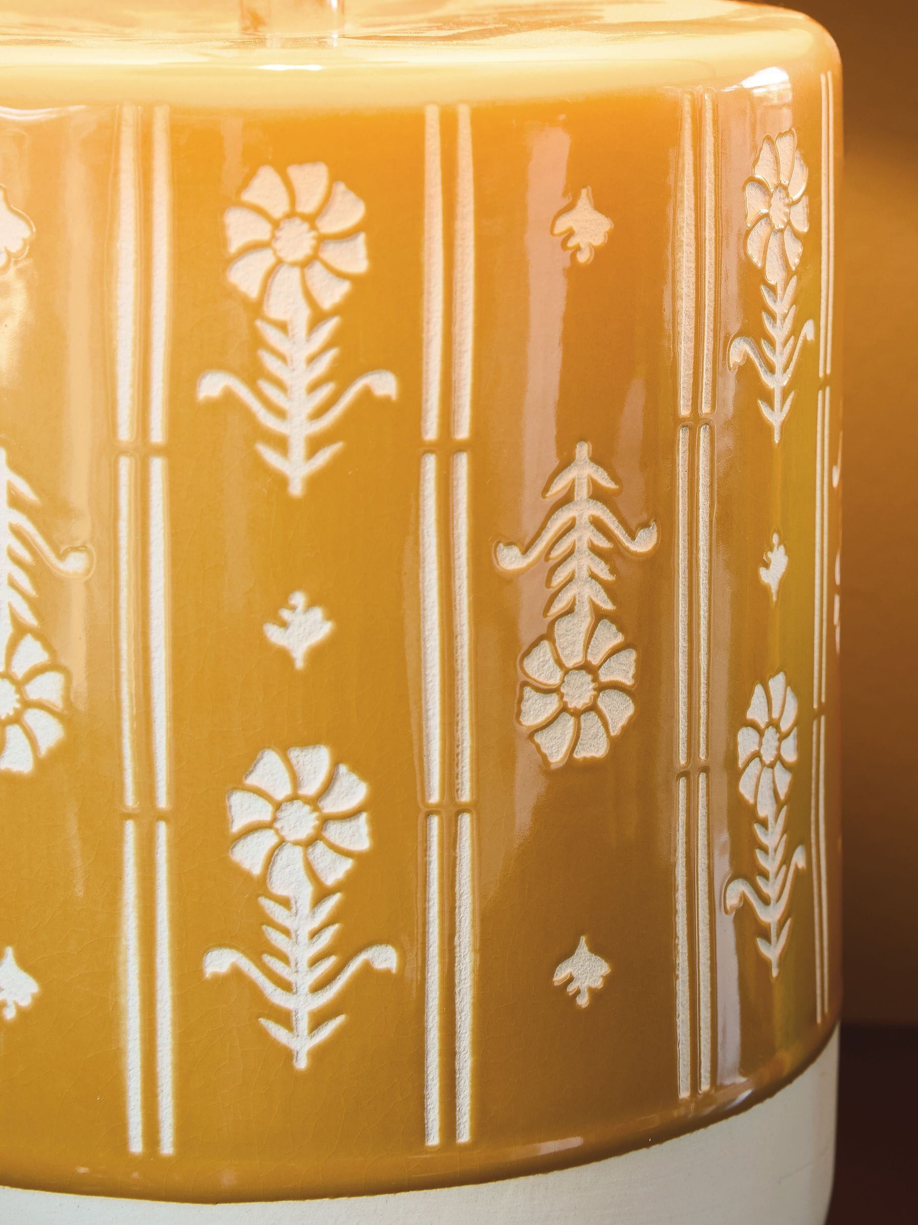 FatFace ochre yellow woodblock print ceramic lamp 40cm - British product