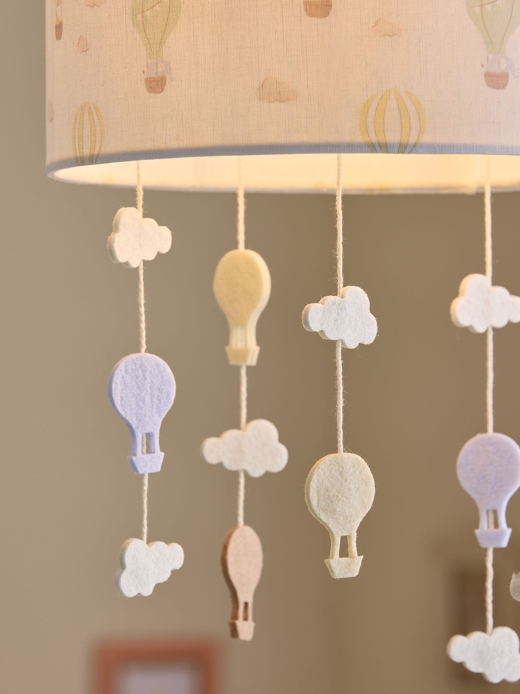 Jojo Maman Bébé cream balloon easyfit shade for nursery, UK version