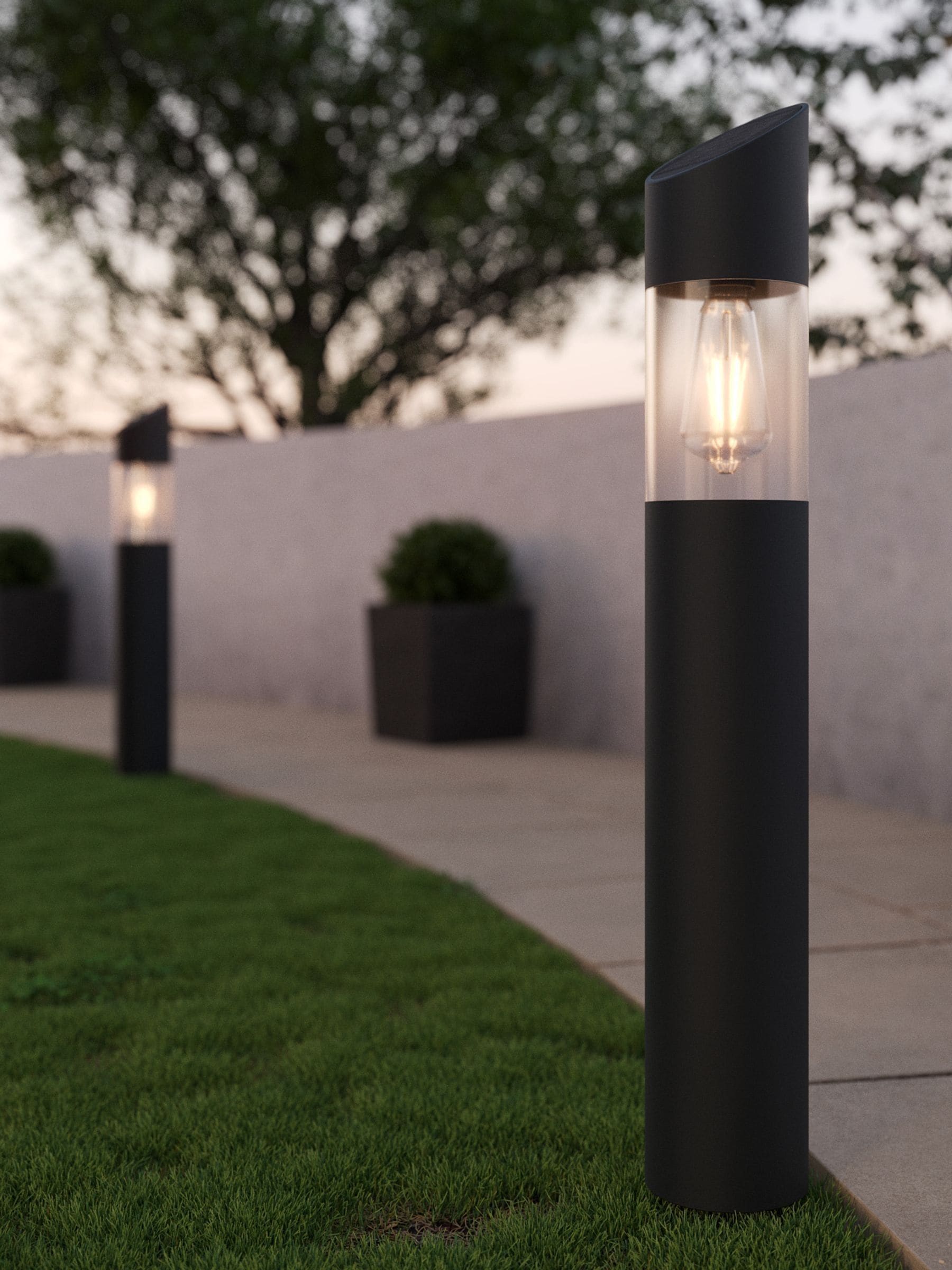 SolarCentre Regent warm white solar bollard light (British brand)