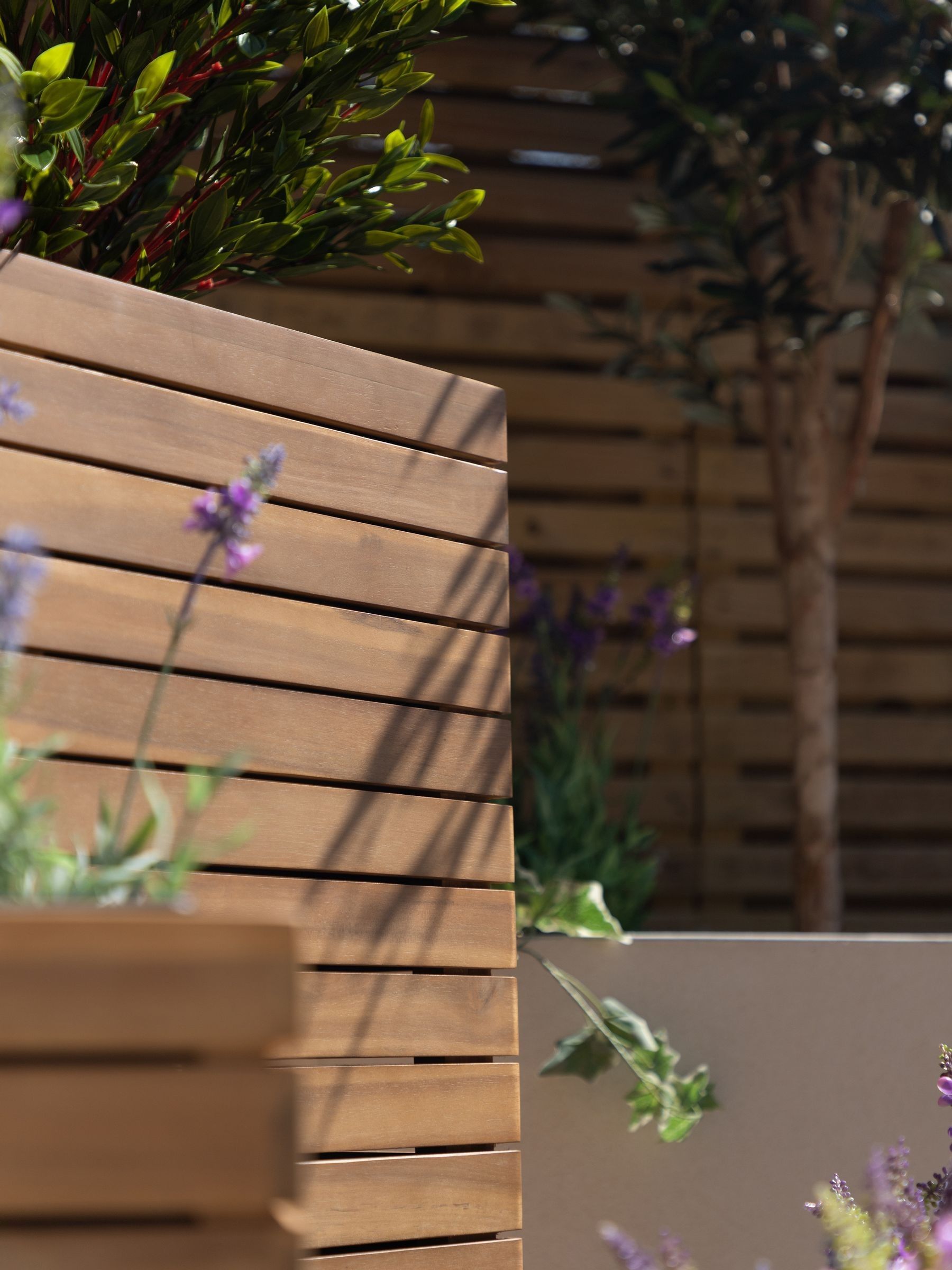 Maze Bali Large garden planter 93cm, imported from the UK