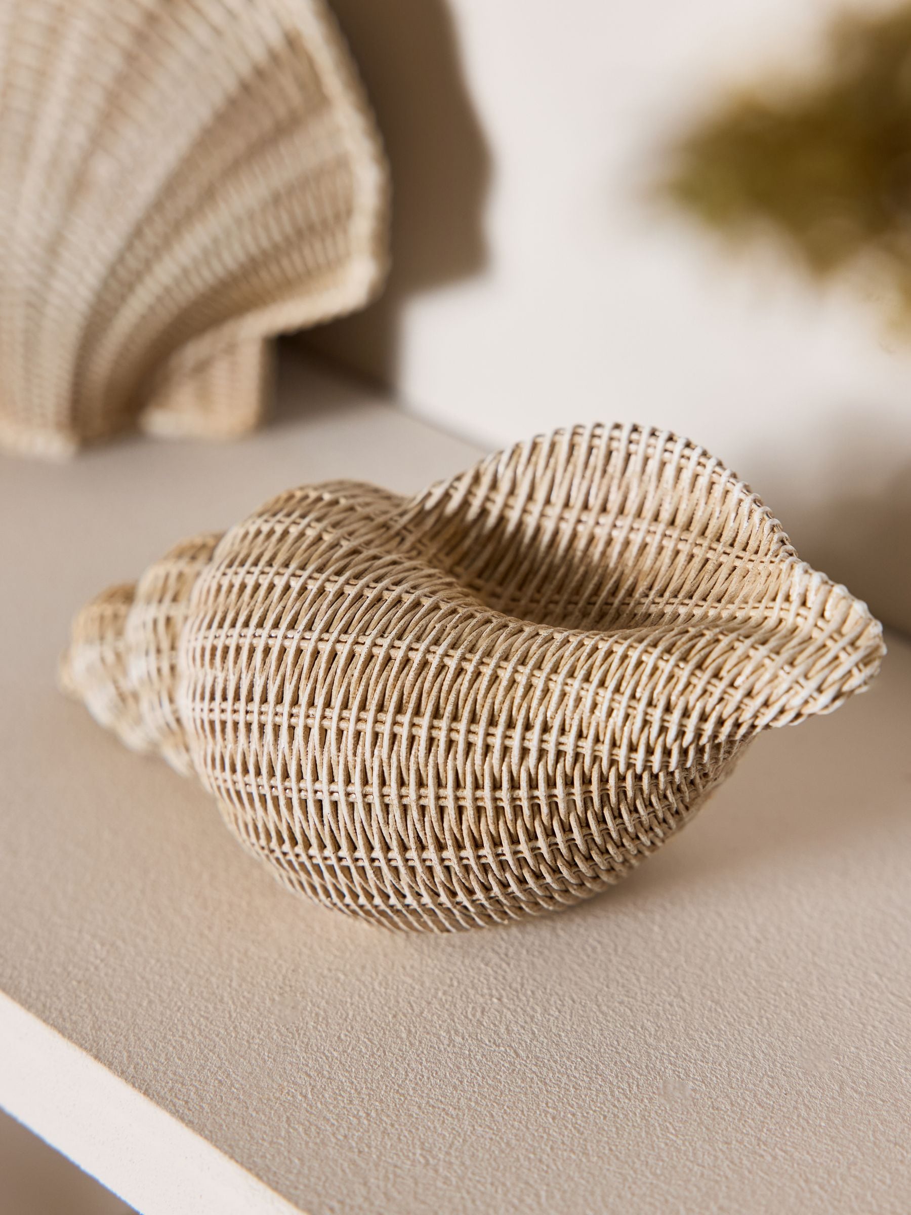 Natural rattan effect shell ornaments set of 3 (British brand)