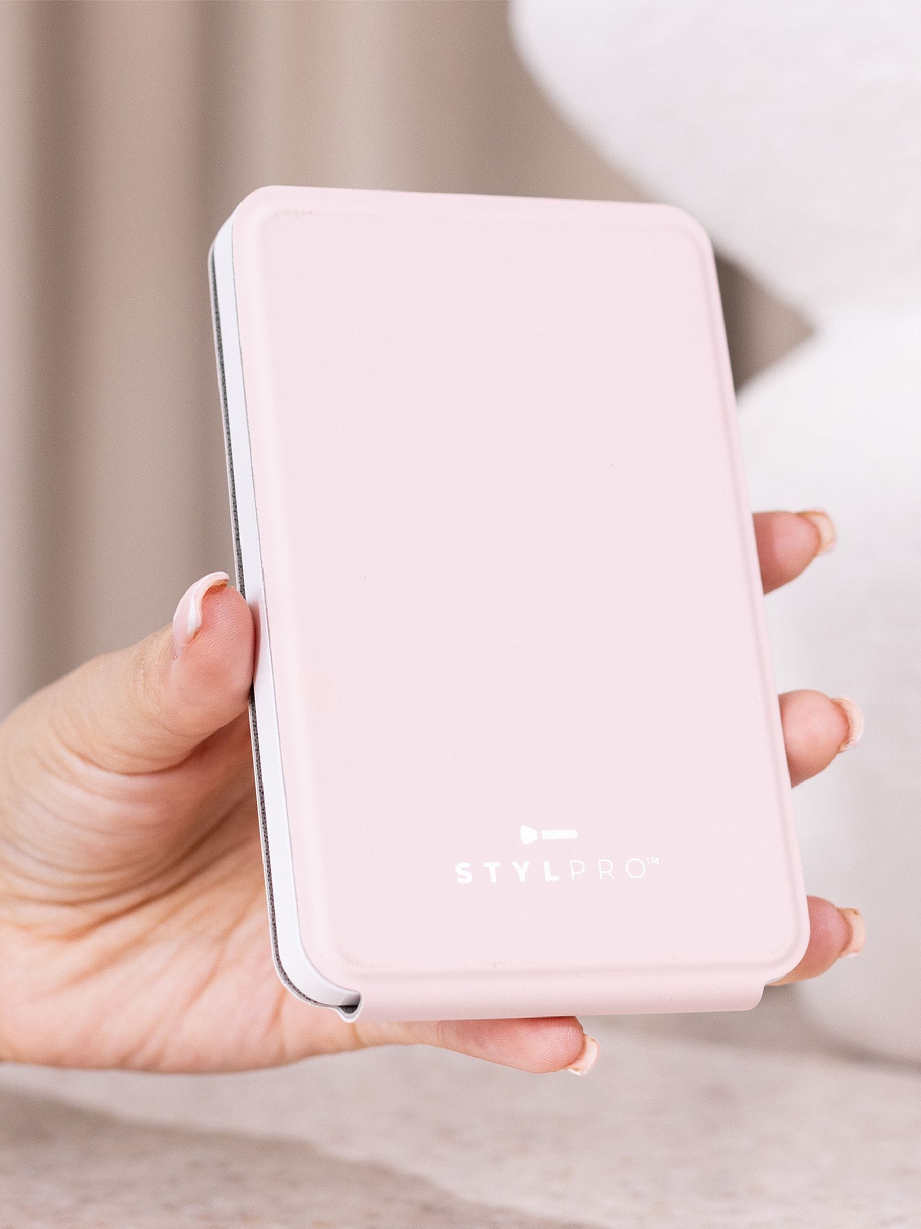 Stylpro LED light up compact mini travel mirror (British brand)