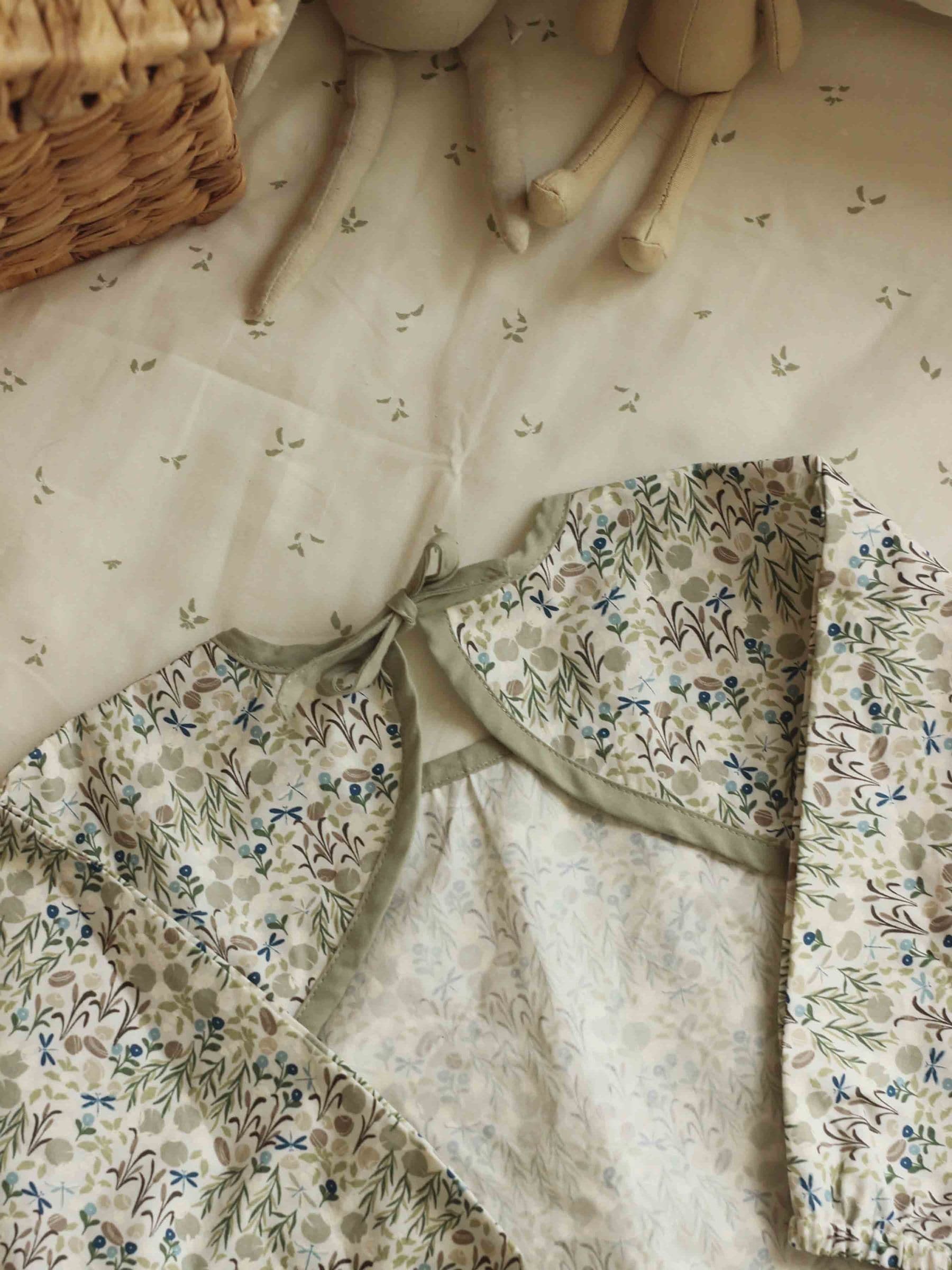 Avery Row Riverbank Sleeved Bib