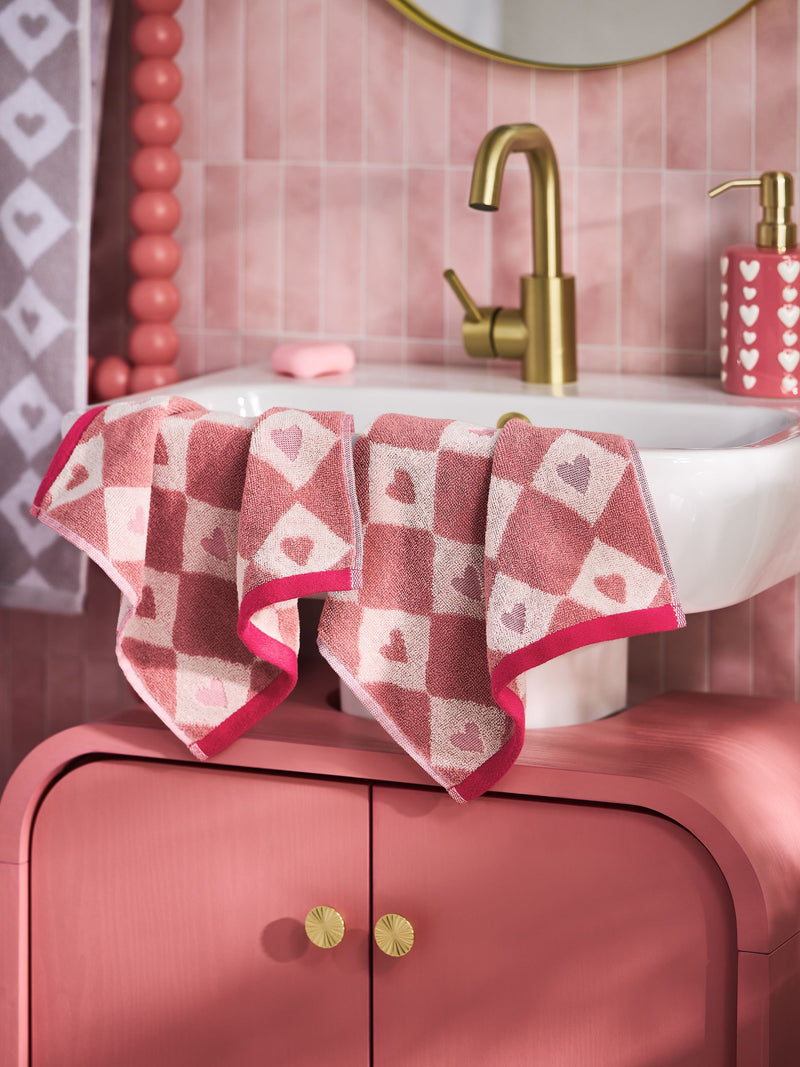 Heart face cloths pink set of 2, imported from the UK