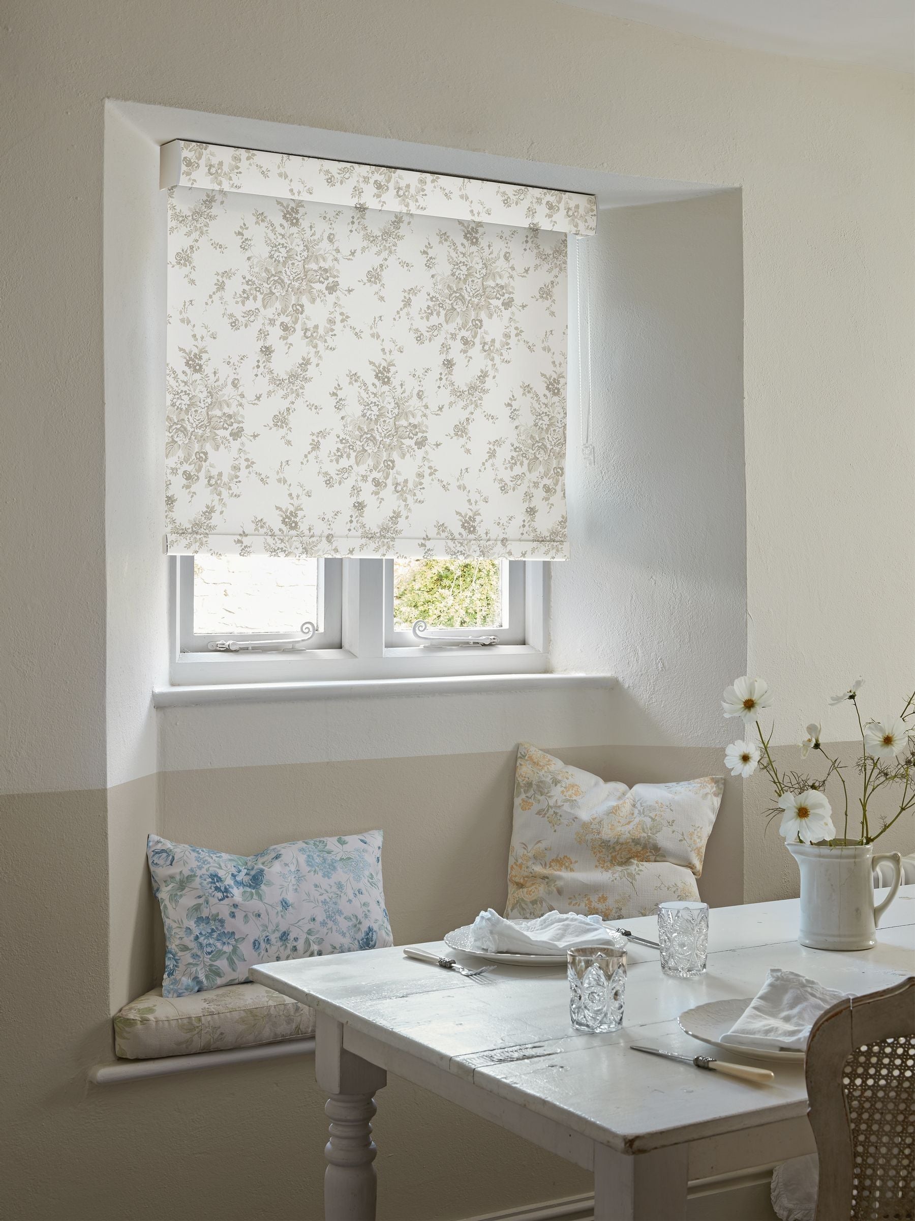 Shabby Chic by Rachel Ashwell blackout roller blind warm natural garden floral, UK version