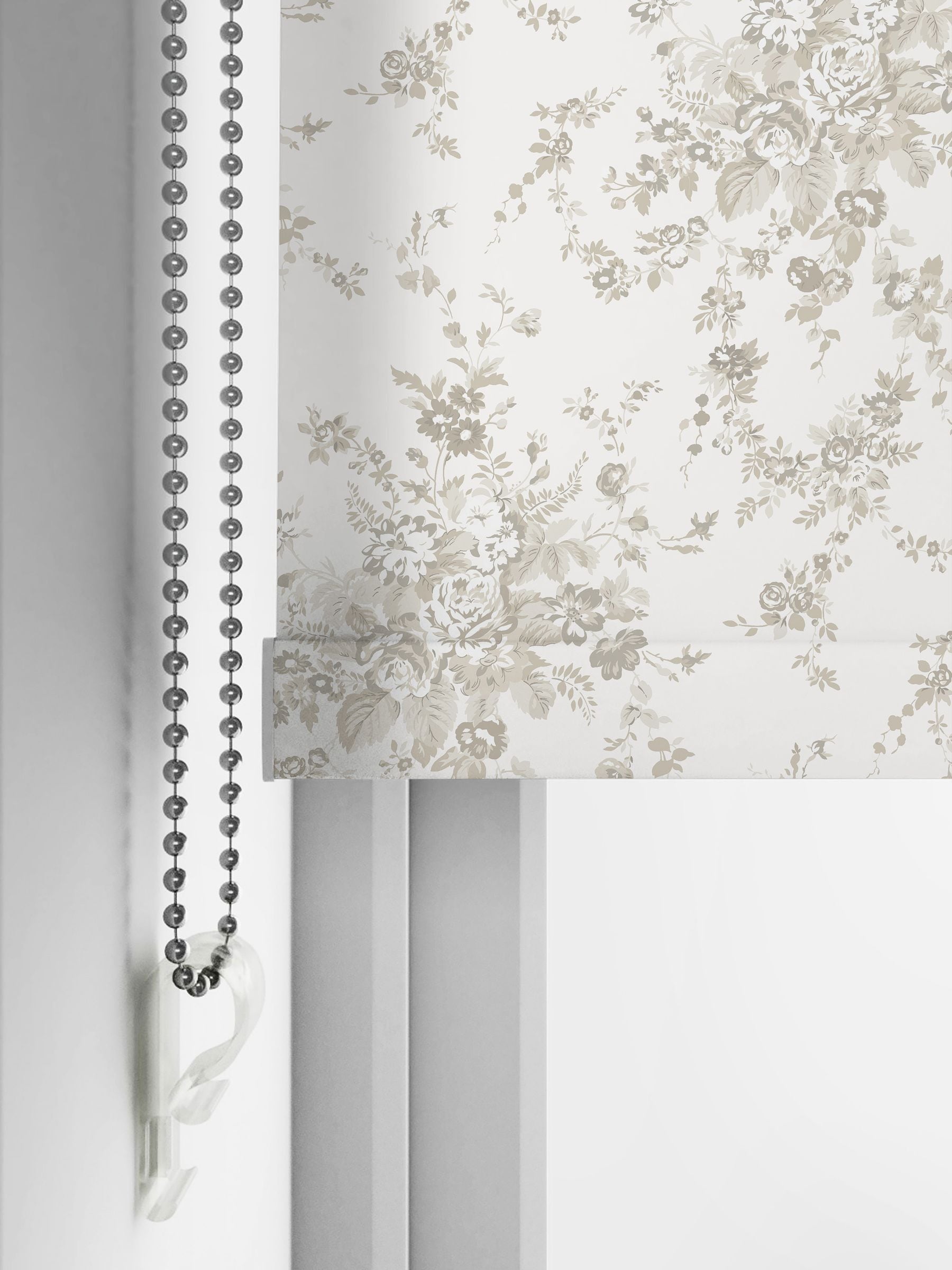 Shabby Chic by Rachel Ashwell blackout roller blind warm natural garden floral, UK version
