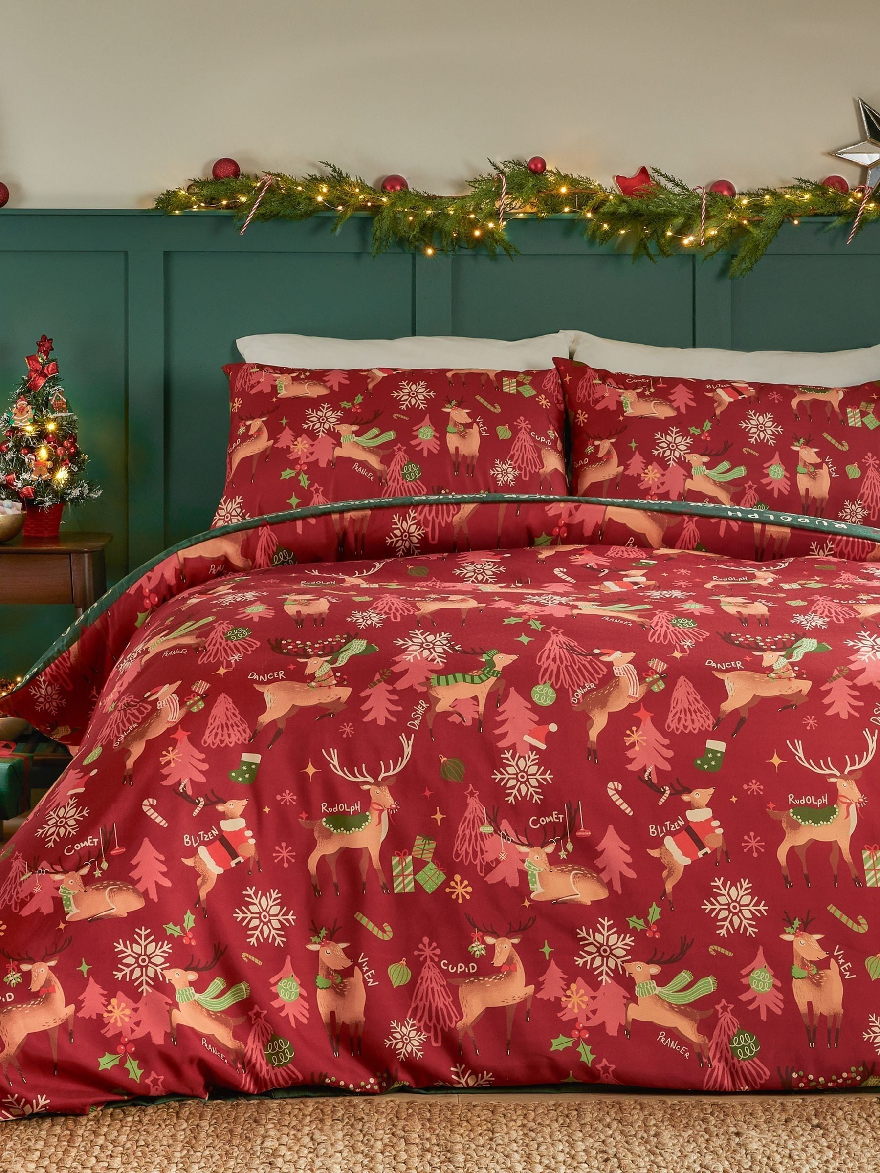 Red Christmas Sleigh Team duvet cover set - British product