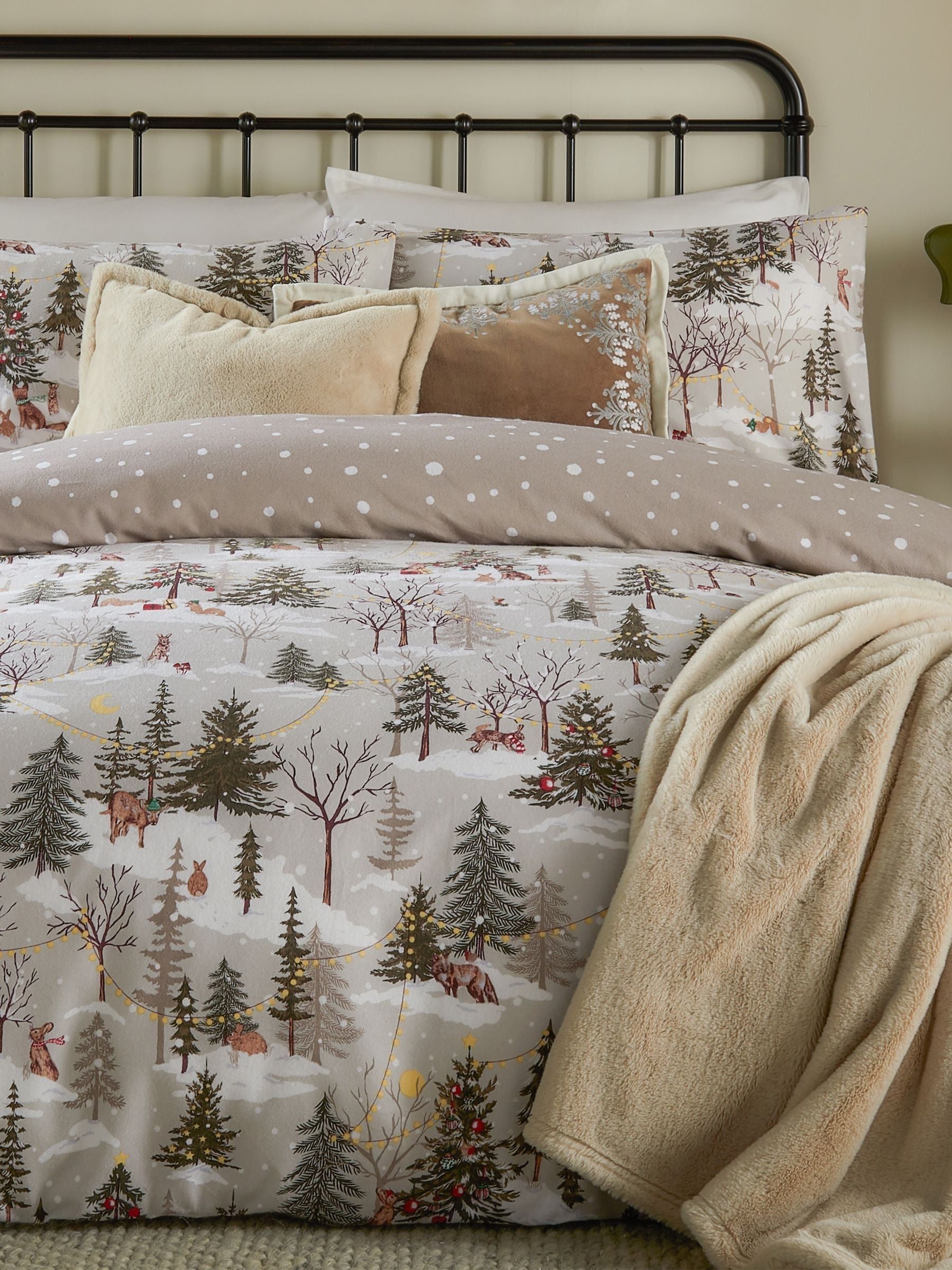 Furn forest festivities duvet cover and pillowcase set - British product