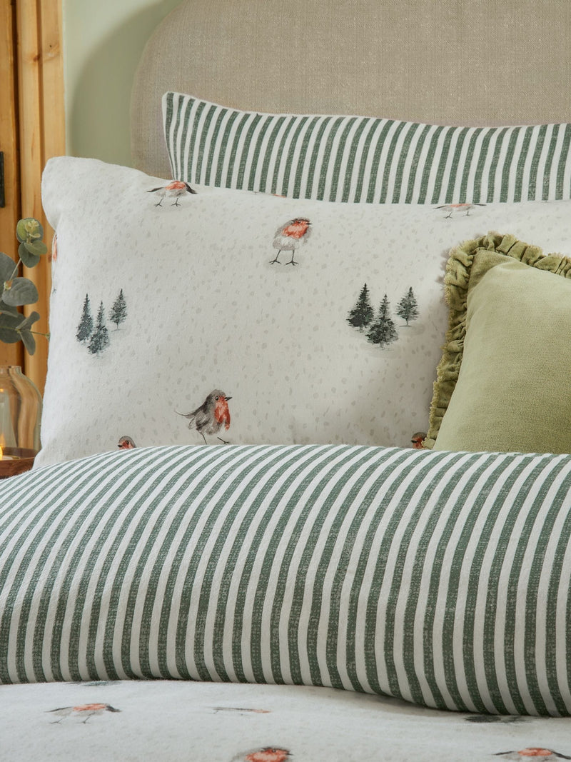 Wylder Nature Christmas Robins Return duvet cover set (British brand)