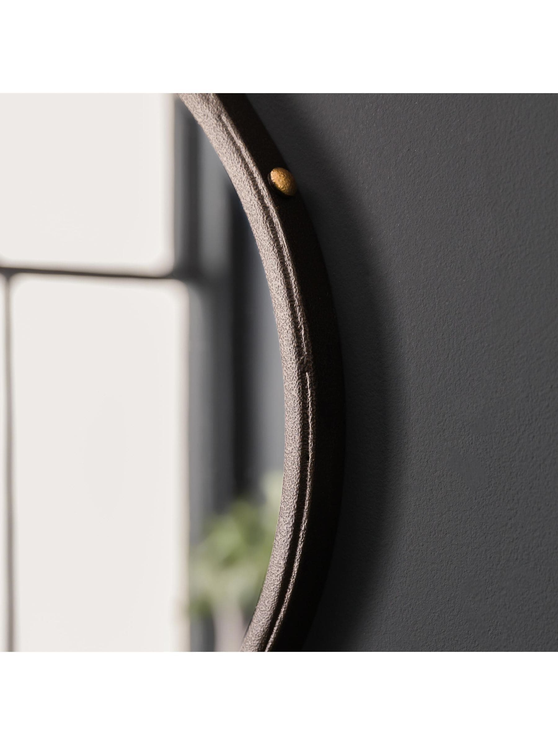 Gallery Home bronze round mirror, UK version