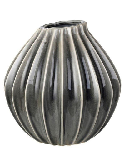 Next Broste Copenhagen Rauchgraue mittelgroße breite Keramikvase – Jetzt bei McGrocer online kaufen