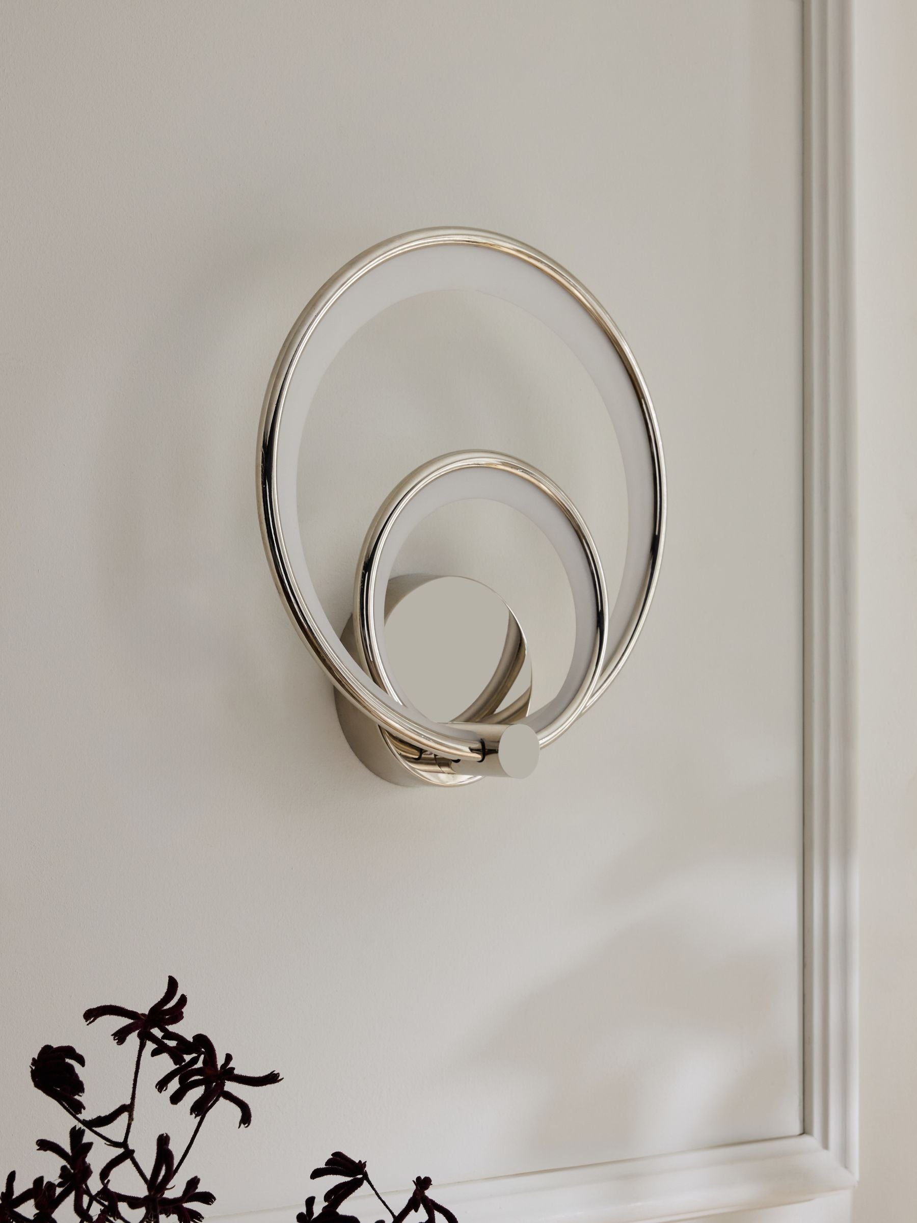Nickel Raya LED wall light, UK version