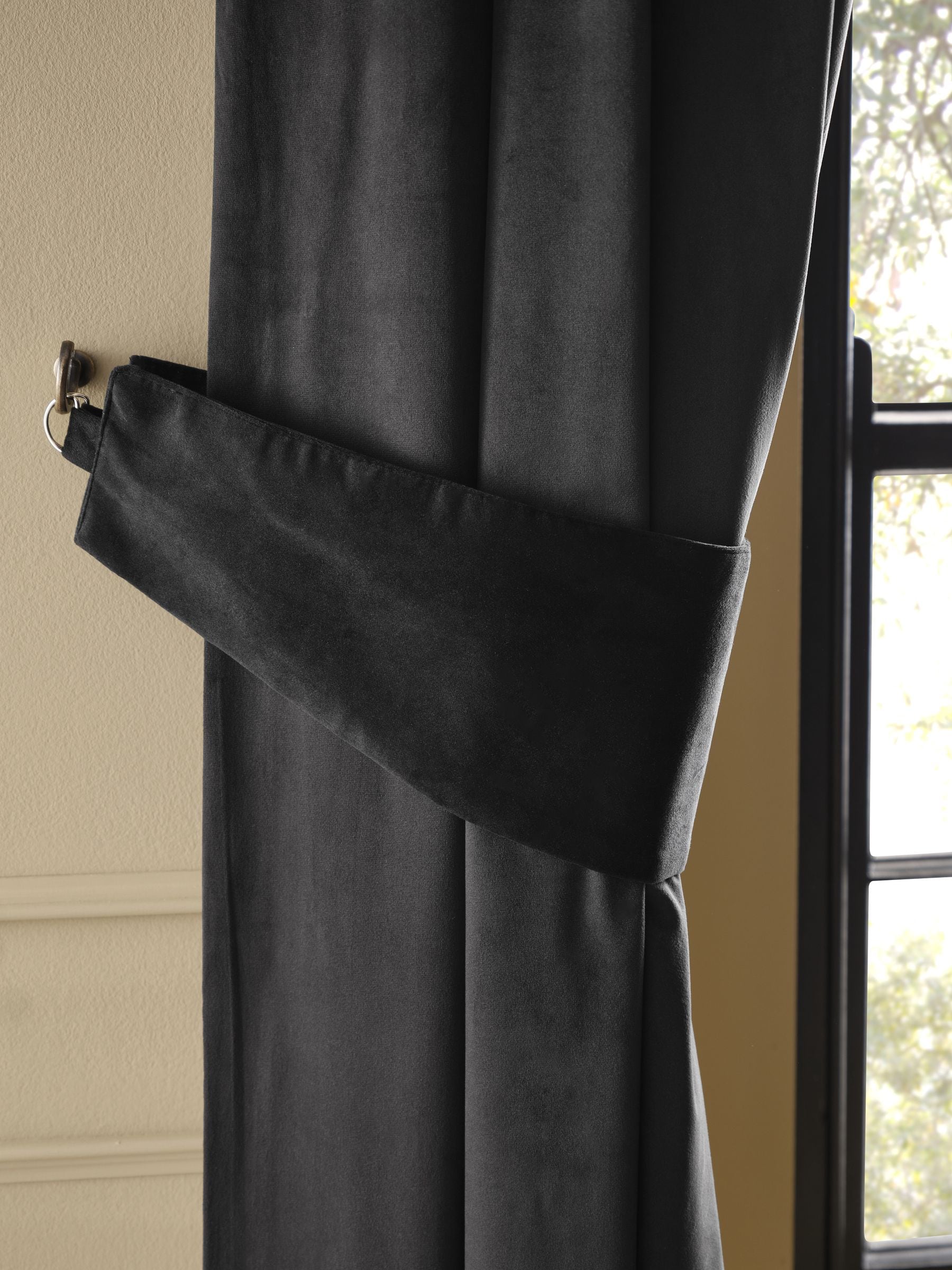 Set of 2 Black Matte Velvet Curtain Tie Backs
