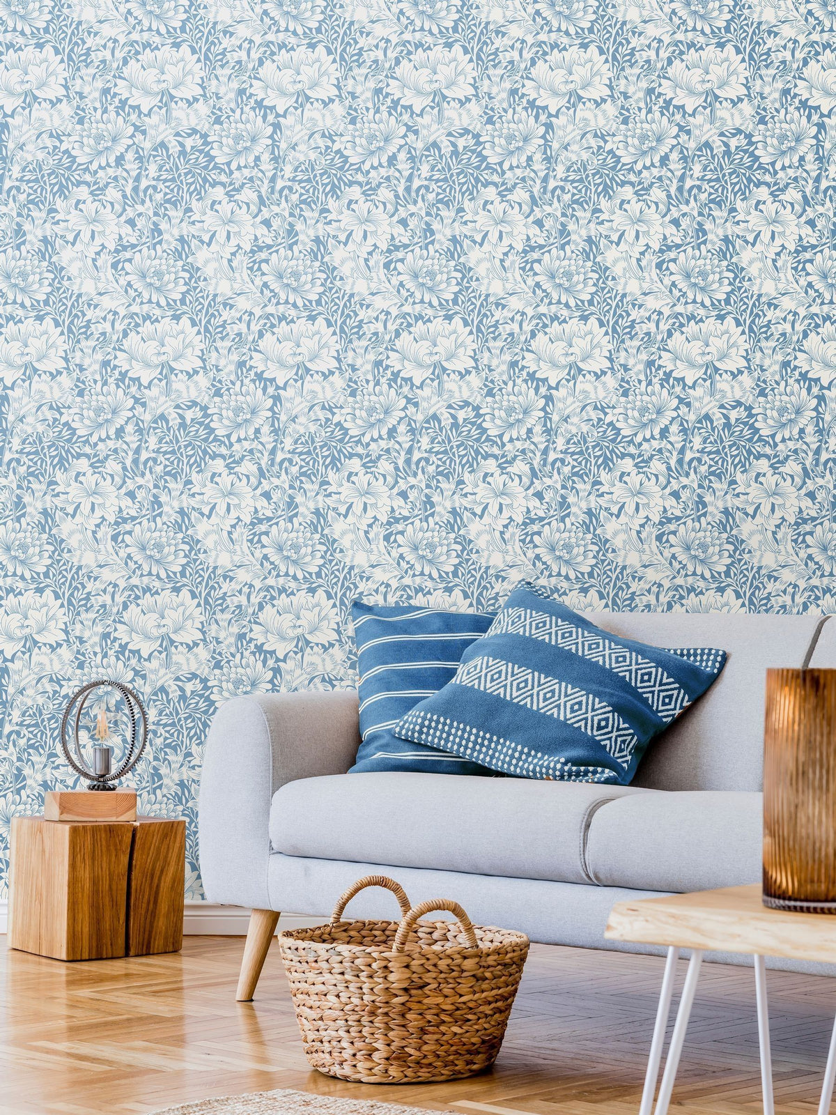 Hoopla Walls Wedgewood Blue Chrysanthemum wallpaper 10m, imported from the UK
