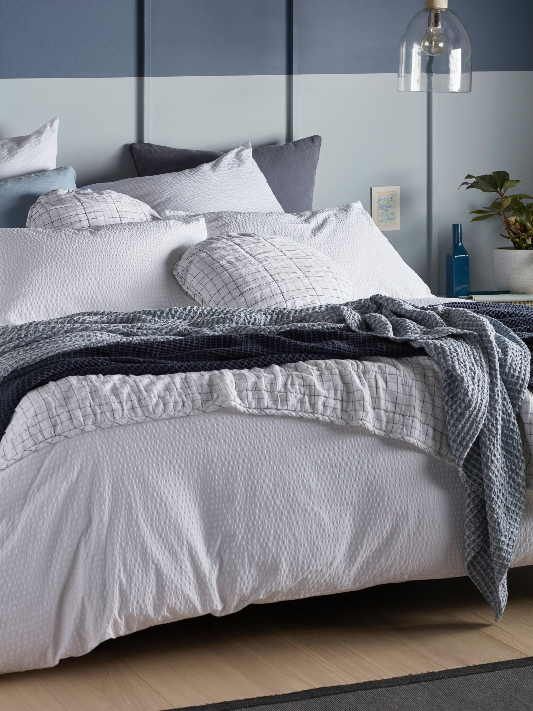 Secret Linen Store White Seersucker duvet cover (British brand)