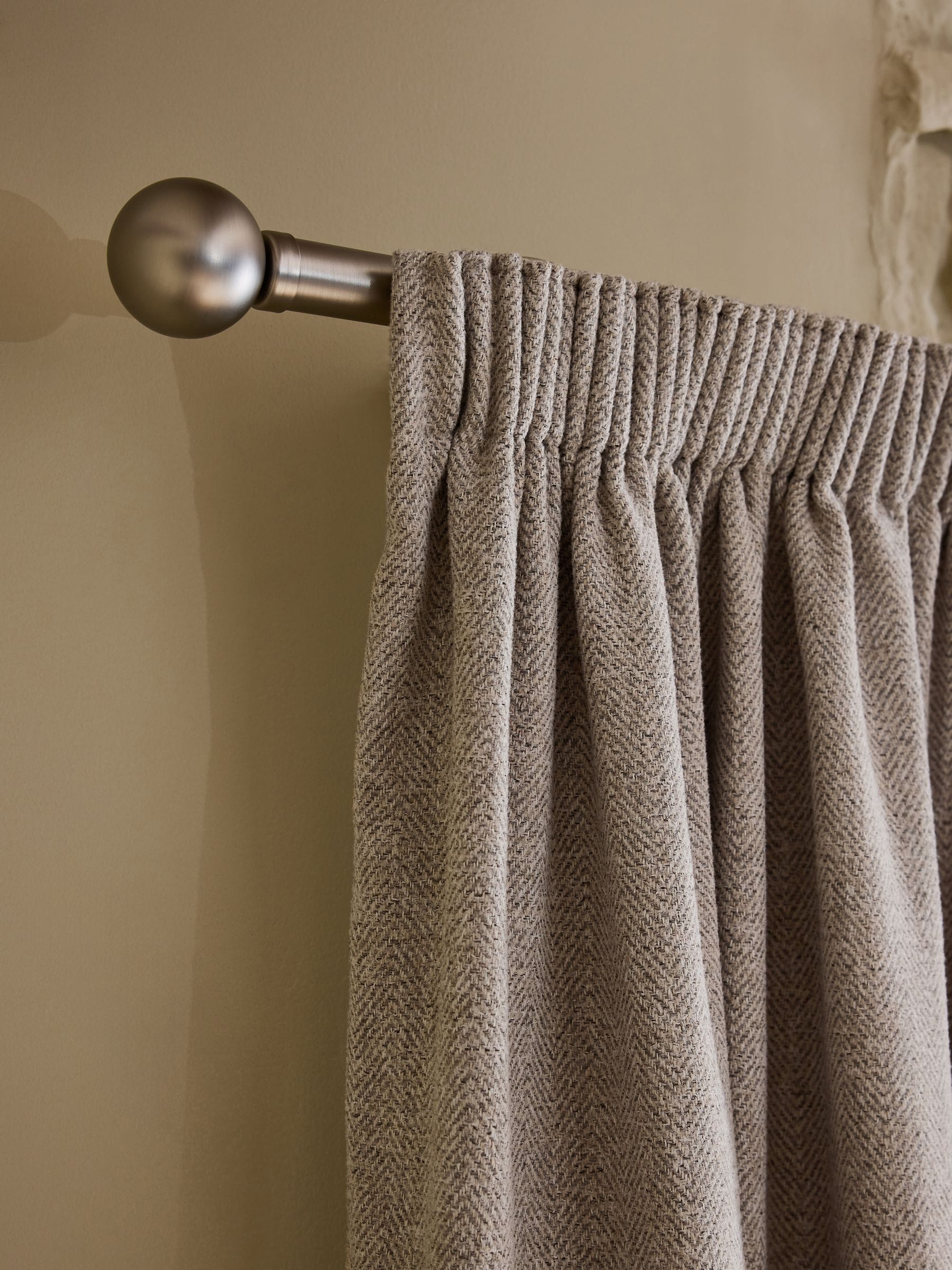 Natural Pencil Pleat
