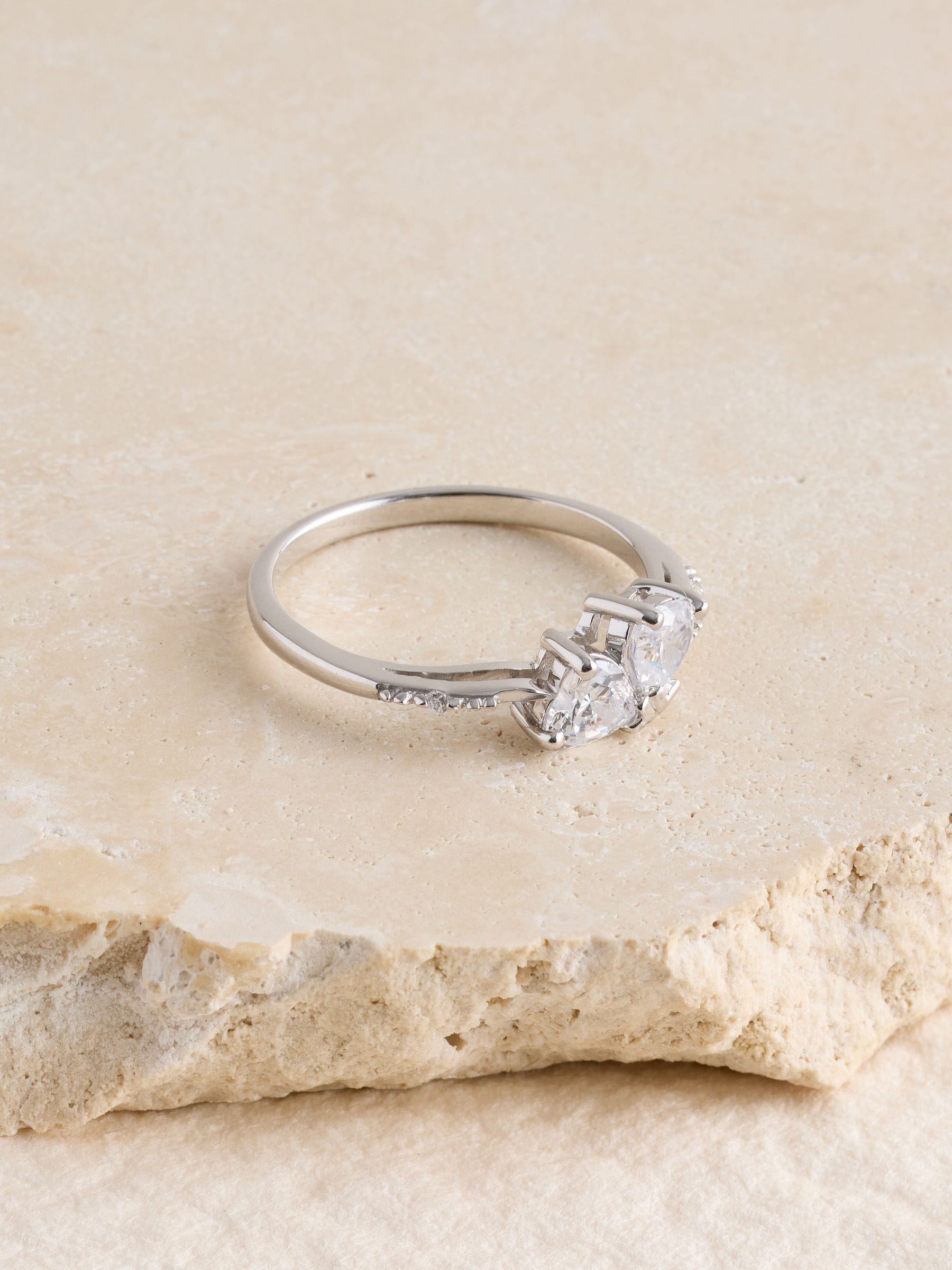 Sterling silver intertwining heart ring, UK version