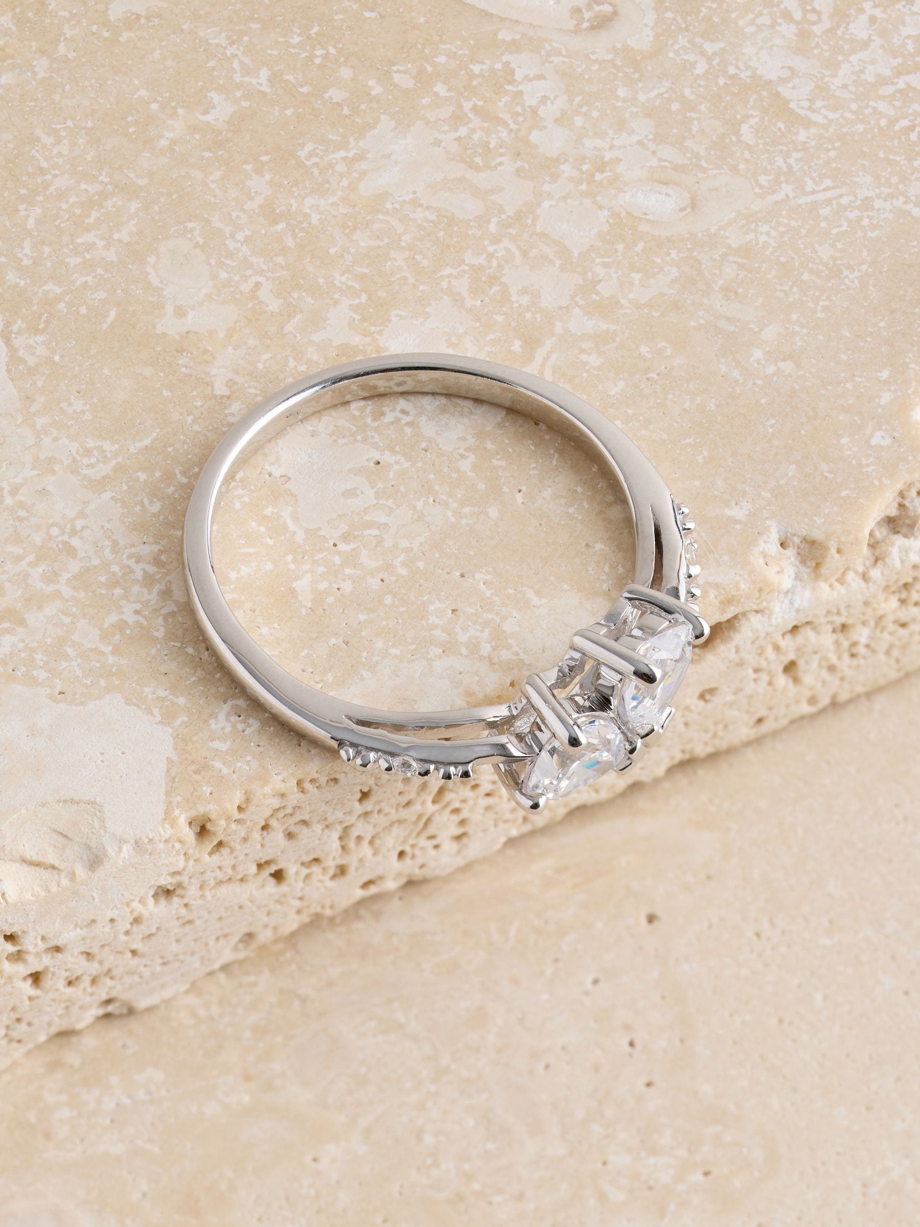 Sterling silver intertwining heart ring, UK version