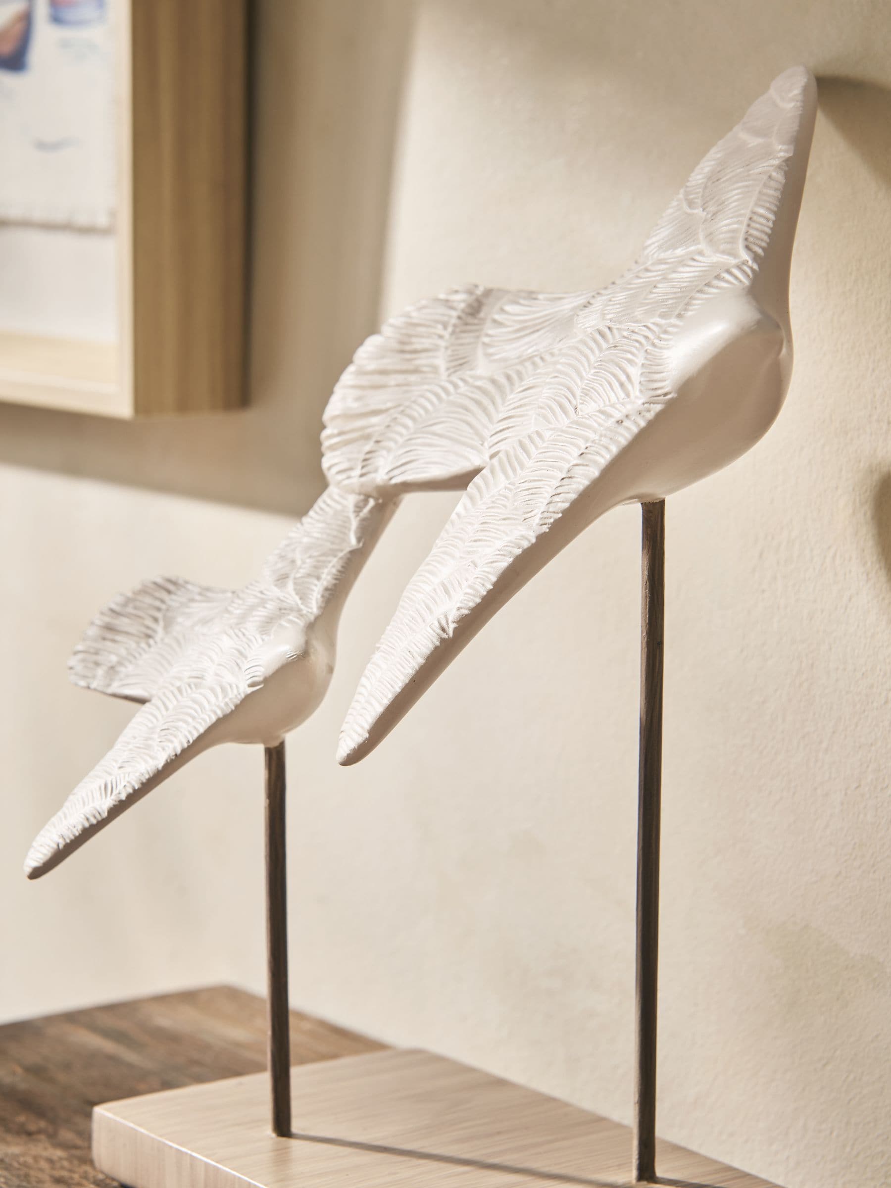 Cream hand painted sea birds ornament set 24cm (British brand)