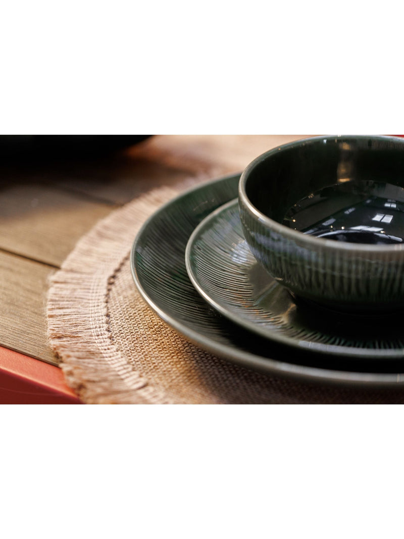 Mikasa Green Jardin ceramic dinner set 12 piece, imported from the UK