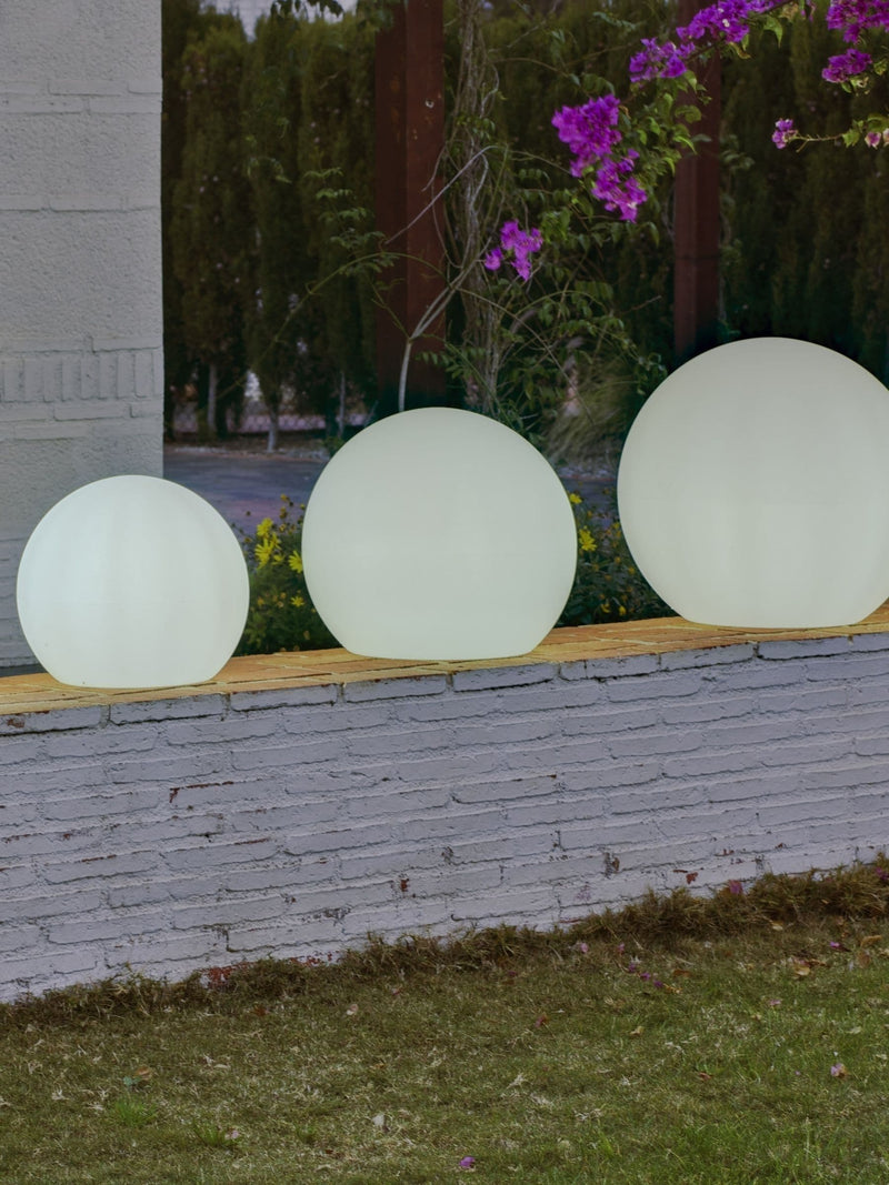 New Garden outdoor white lighted ball 60cm, UK version