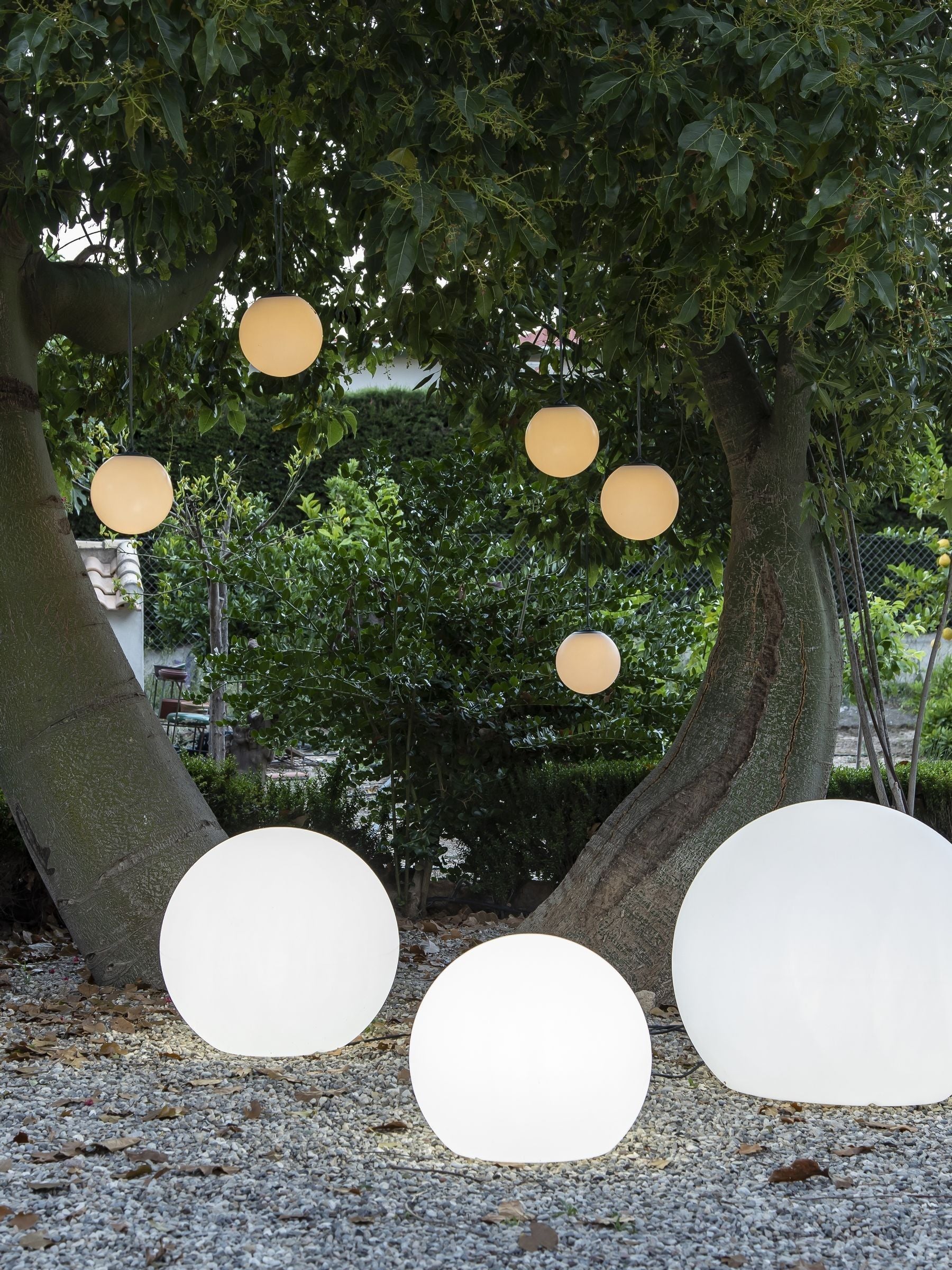 New Garden white outdoor lighted ball 50cm (British brand)