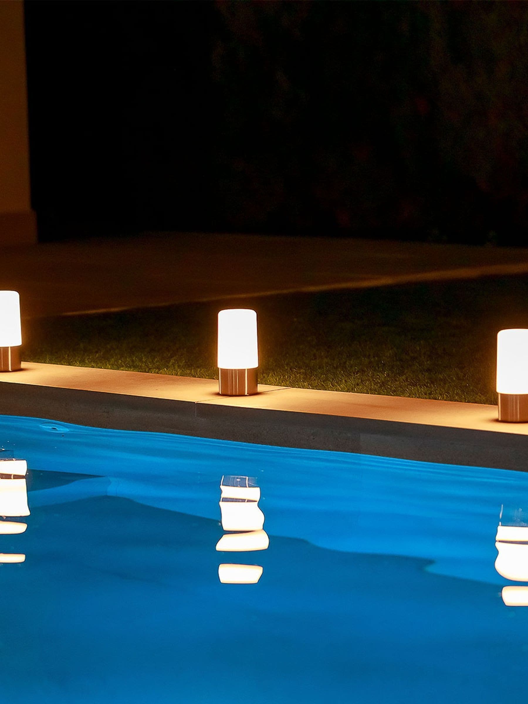 New Garden Maia rechargeable table lamp, UK version
