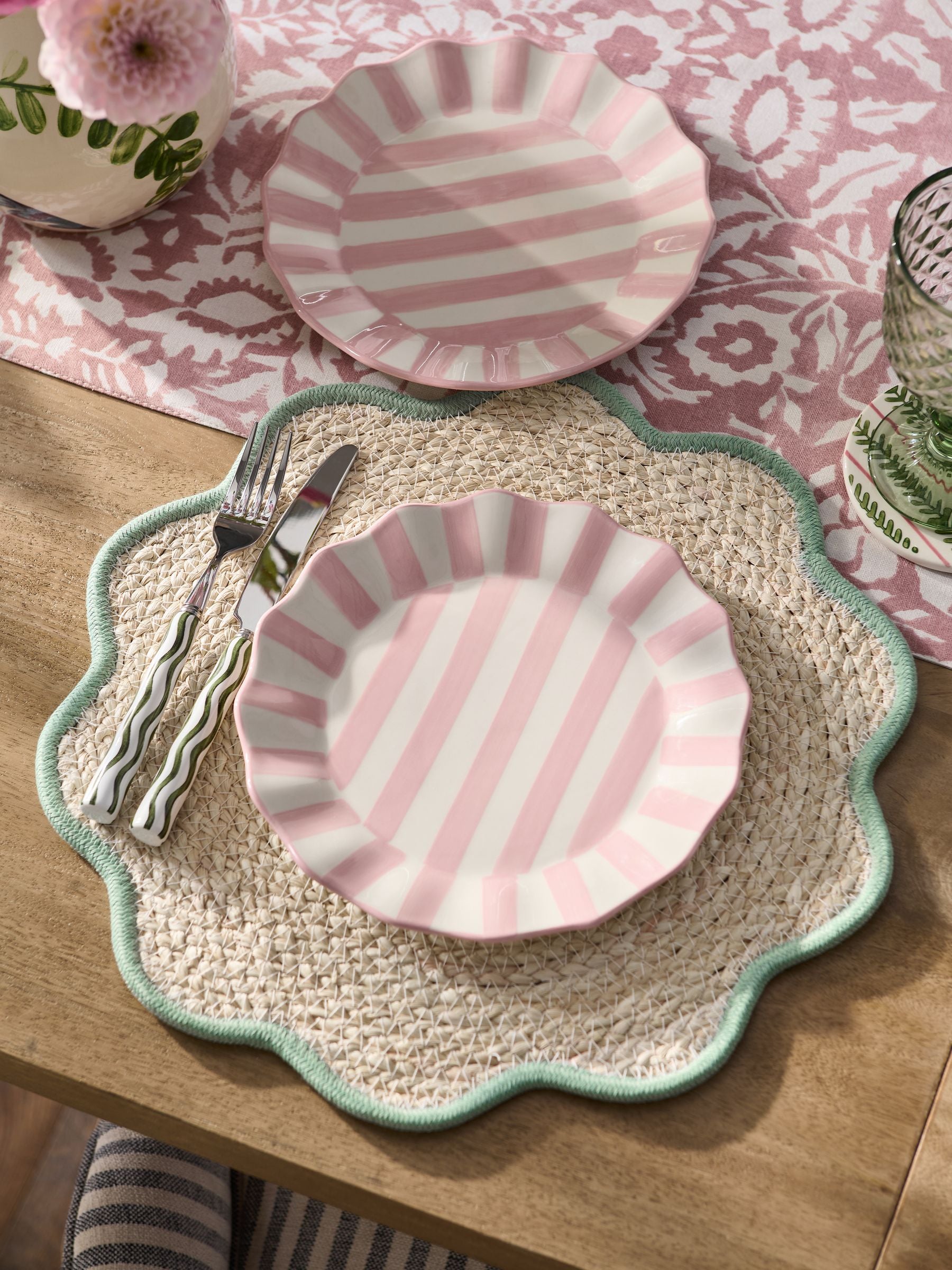 Set of two pink stripe side plates 22cm (British brand)