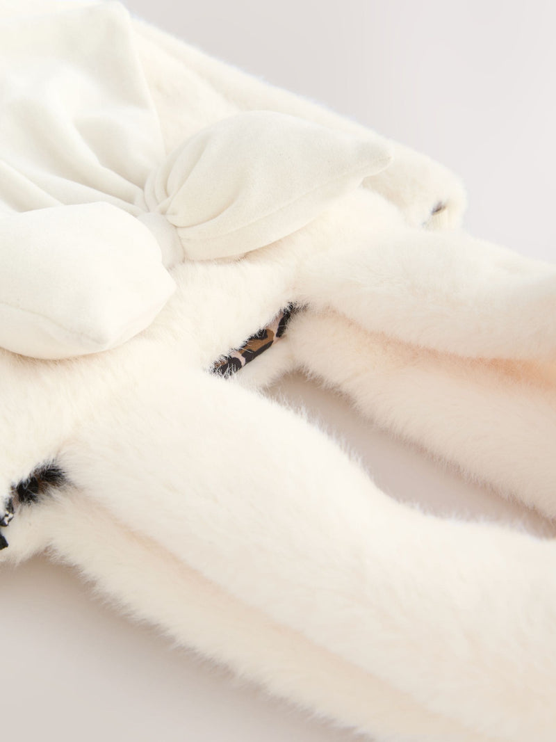Cream fur bucket bag polyester accessory (British brand)